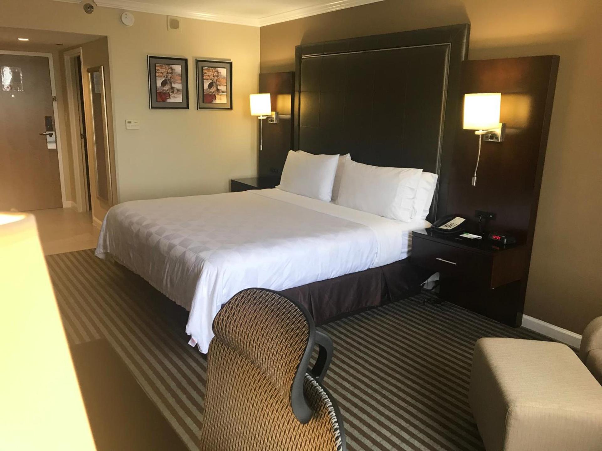 Holiday Inn Orlando East-UCF Area by IHG photo 2