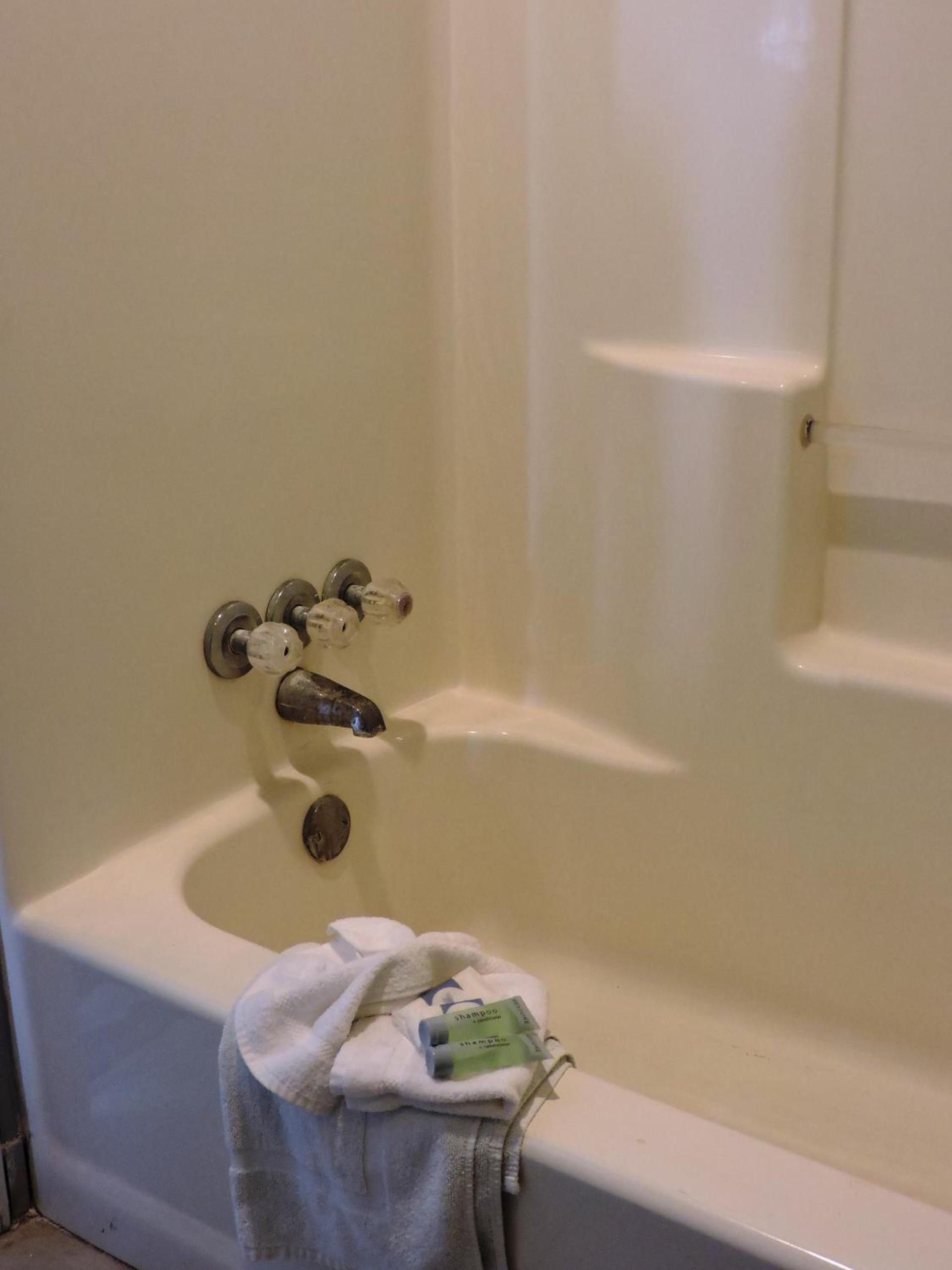 Riata Inn - Crystal City photo 8