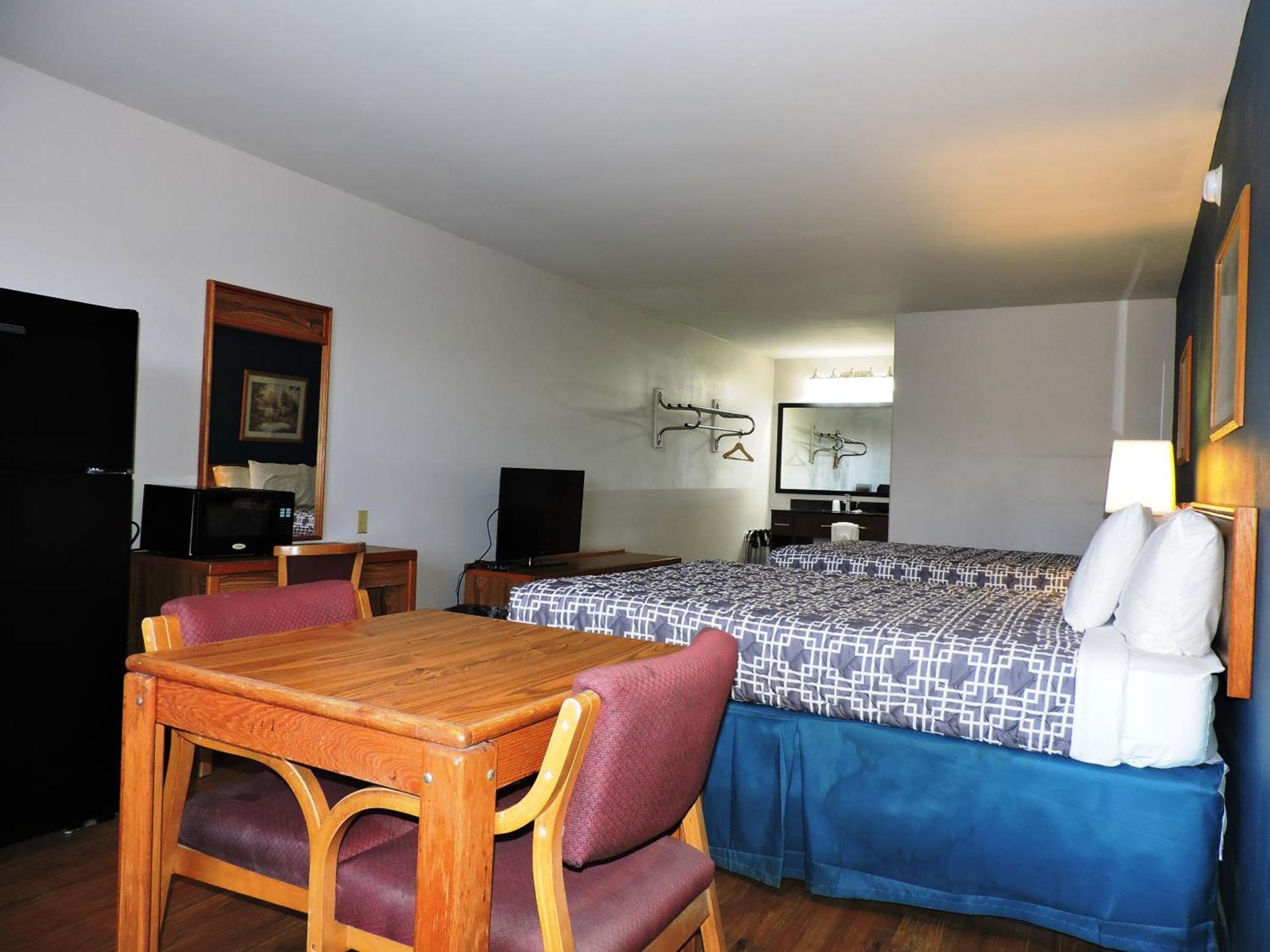 Riata Inn - Rankin photo 13