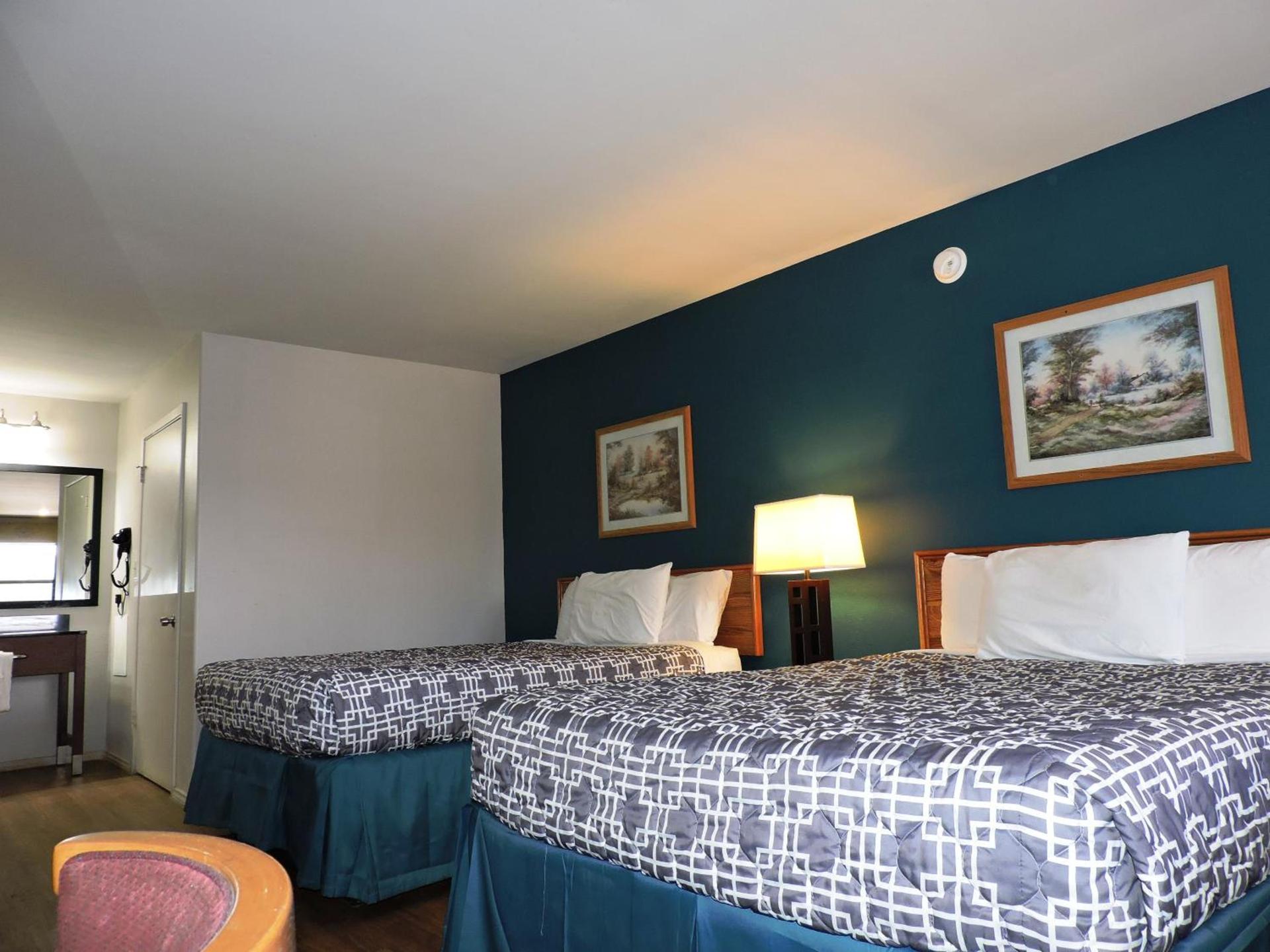 Riata Inn - Rankin photo 10