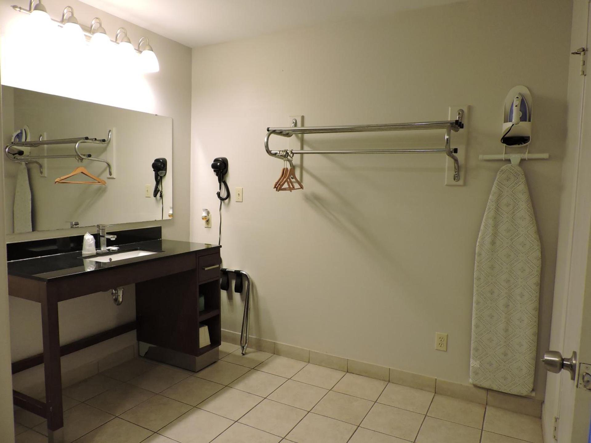 Riata Inn - Rankin photo 5