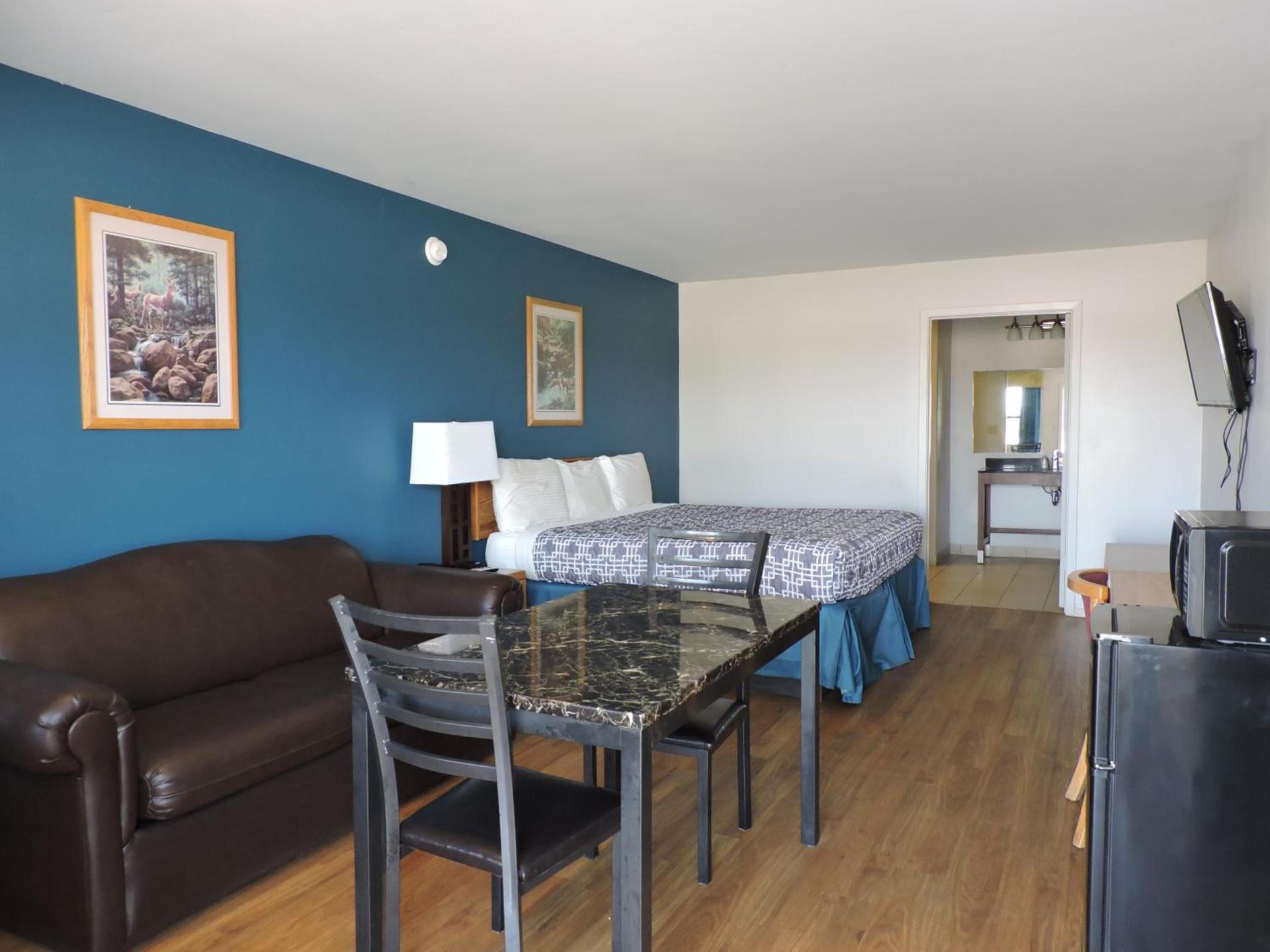 Riata Inn - Rankin photo 8