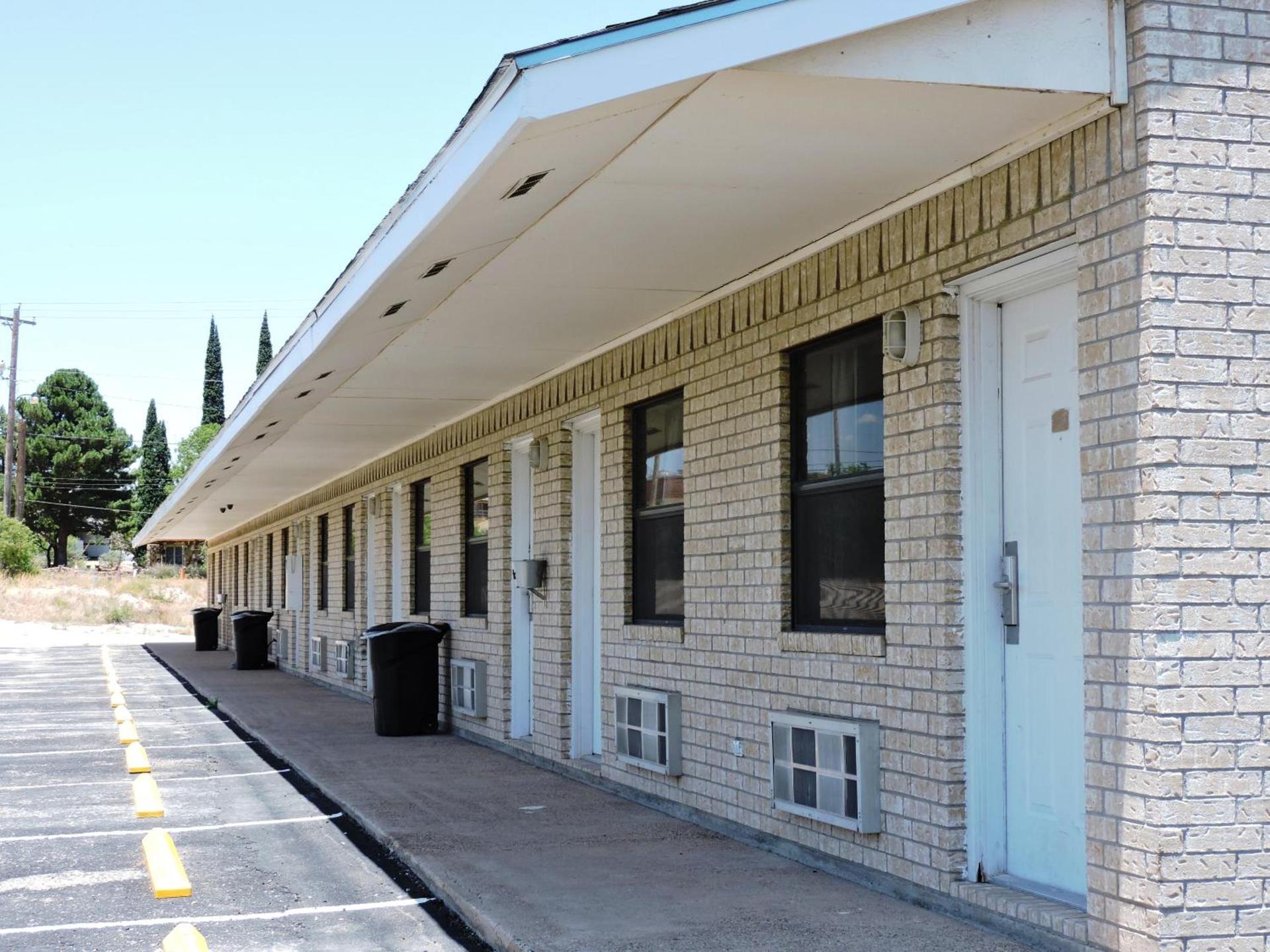Riata Inn - Rankin photo 1