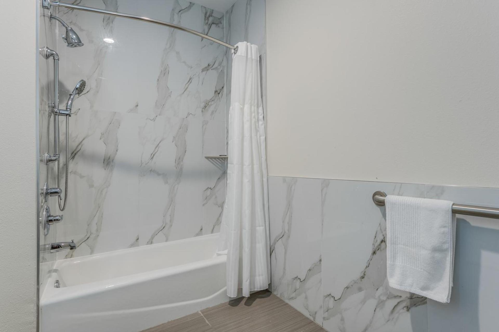 Americas Best Value Inn & Suites Katy photo 23