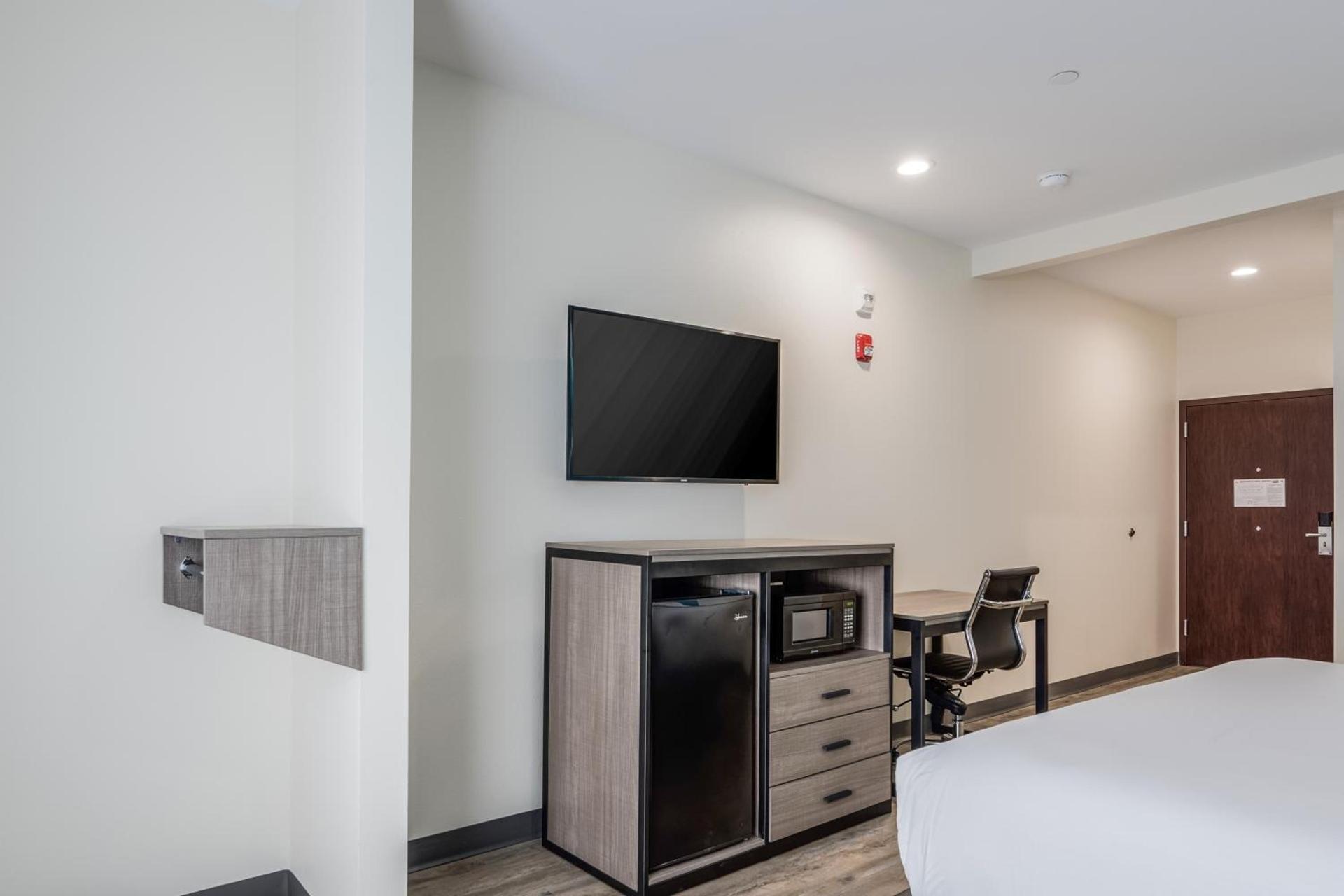 Americas Best Value Inn & Suites Katy photo 15