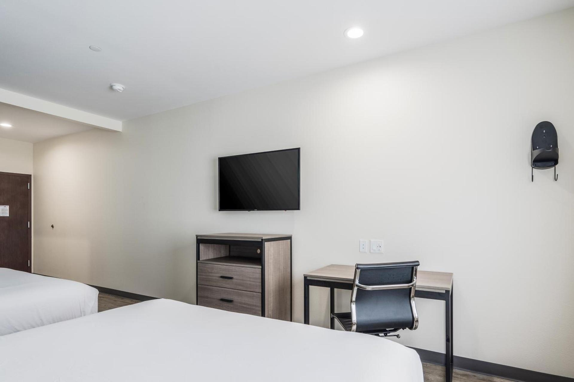 Americas Best Value Inn & Suites Katy photo 18