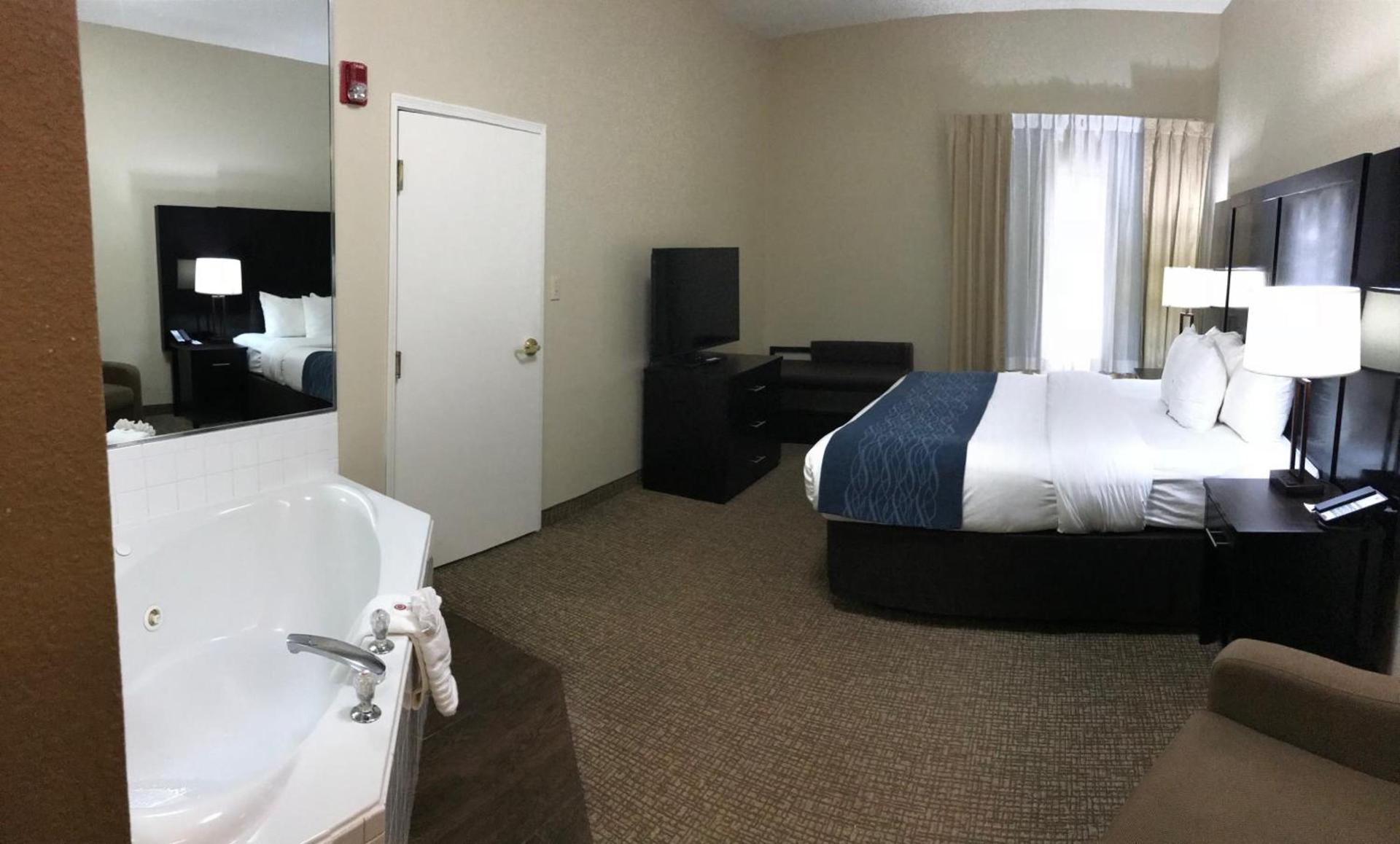 Comfort Inn & Suites Atlanta-Smyrna photo 40