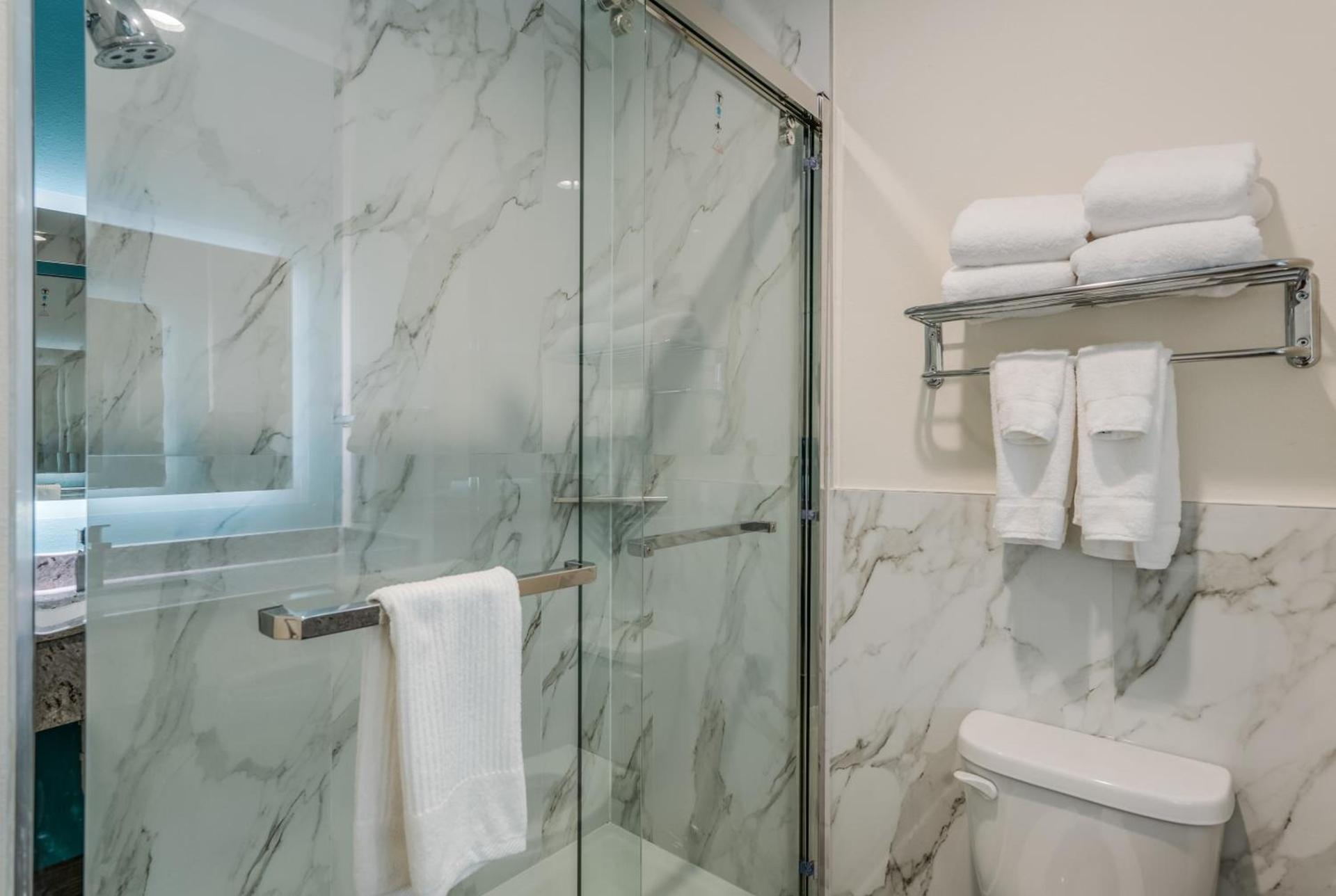 Americas Best Value Inn & Suites Katy photo 8
