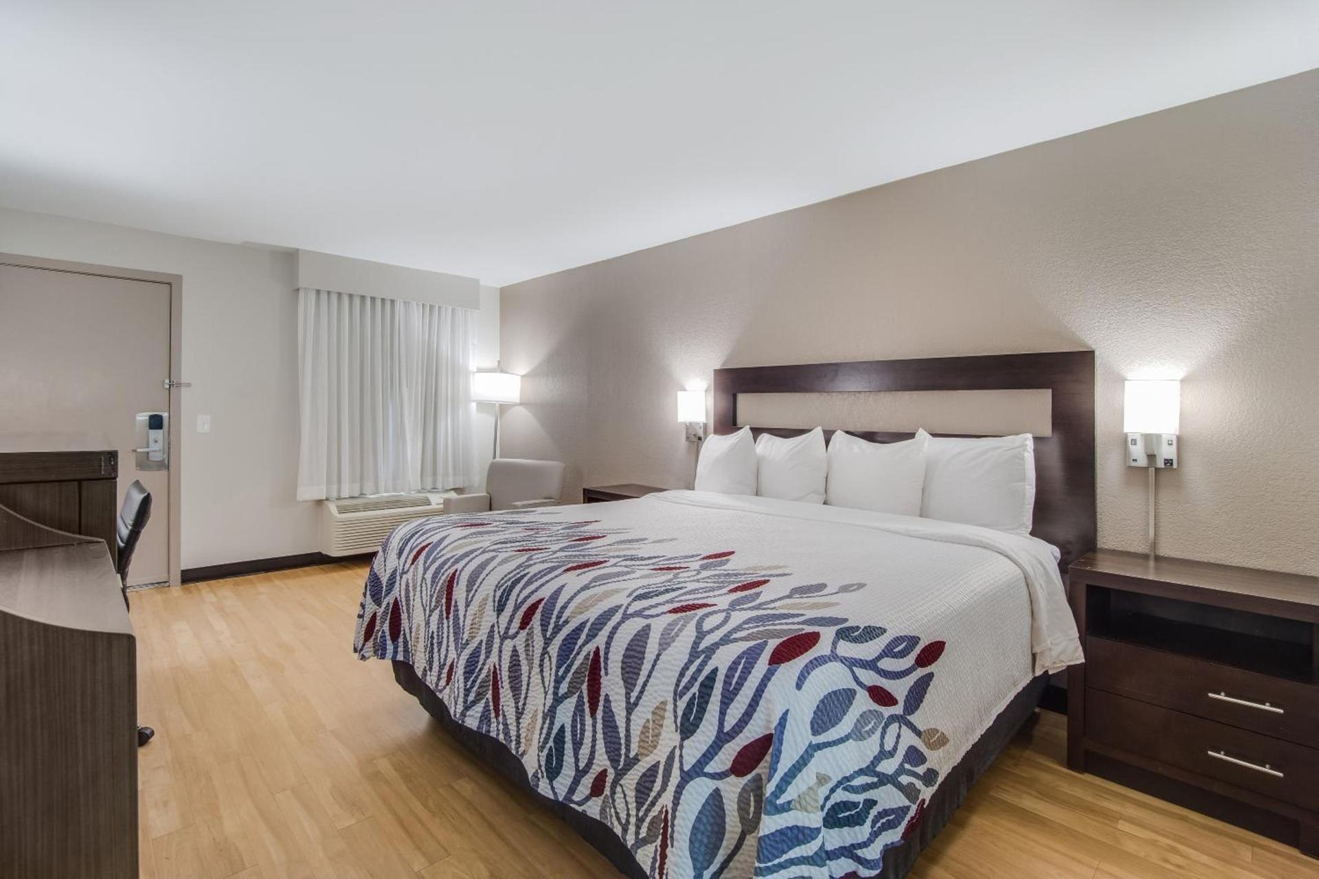 Red Roof Inn St George, SC photo 15