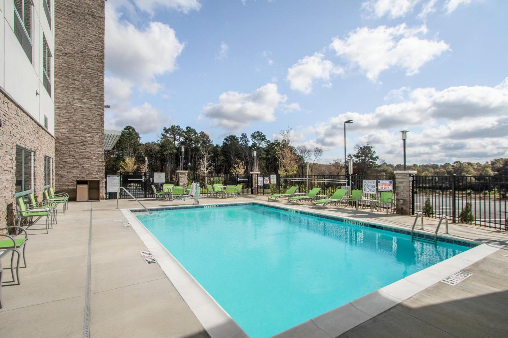 Holiday Inn Express & Suites Charlotte Southwest by IHG photo 37