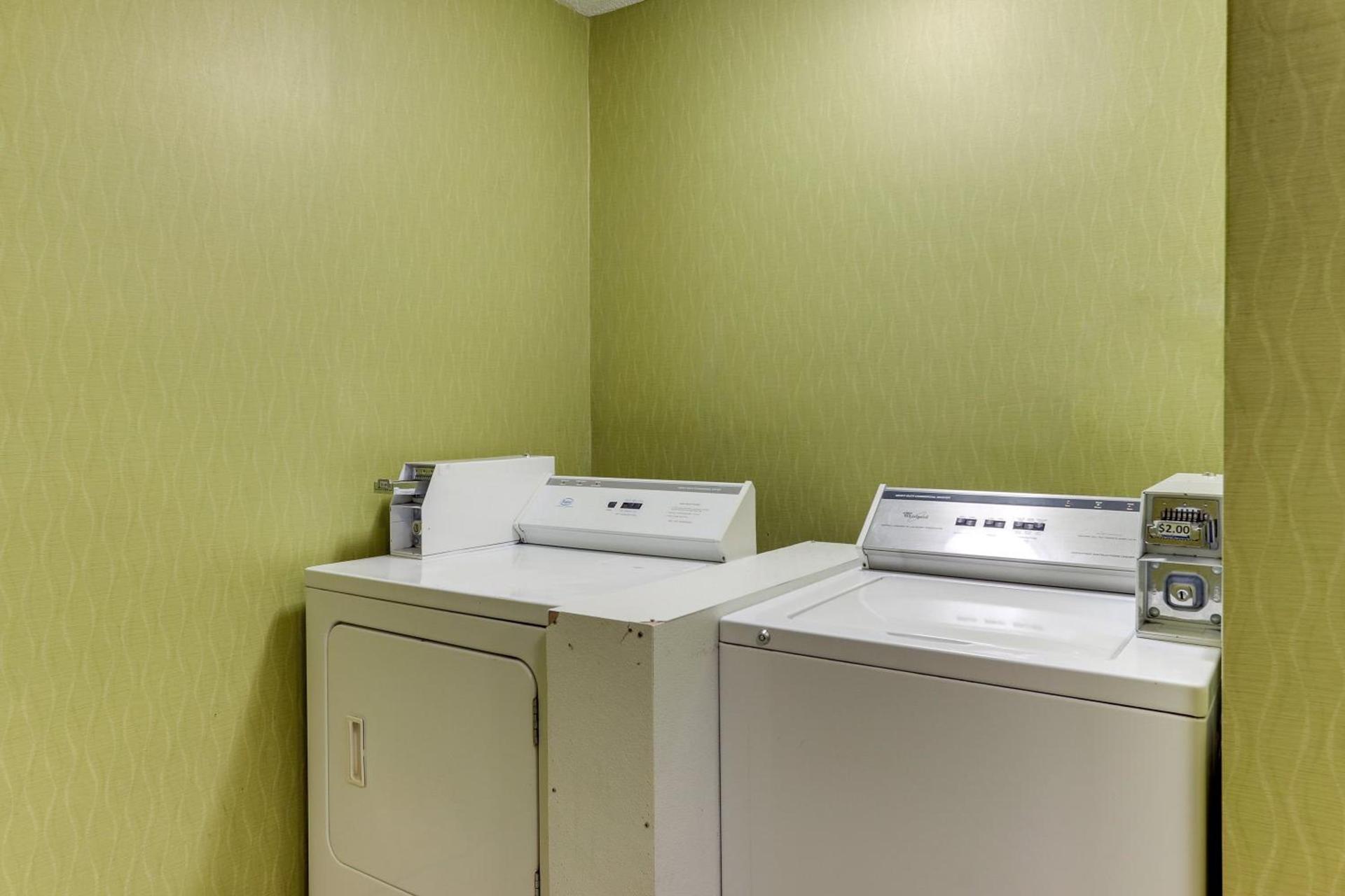 Red Roof Inn Springfield, OH photo 21