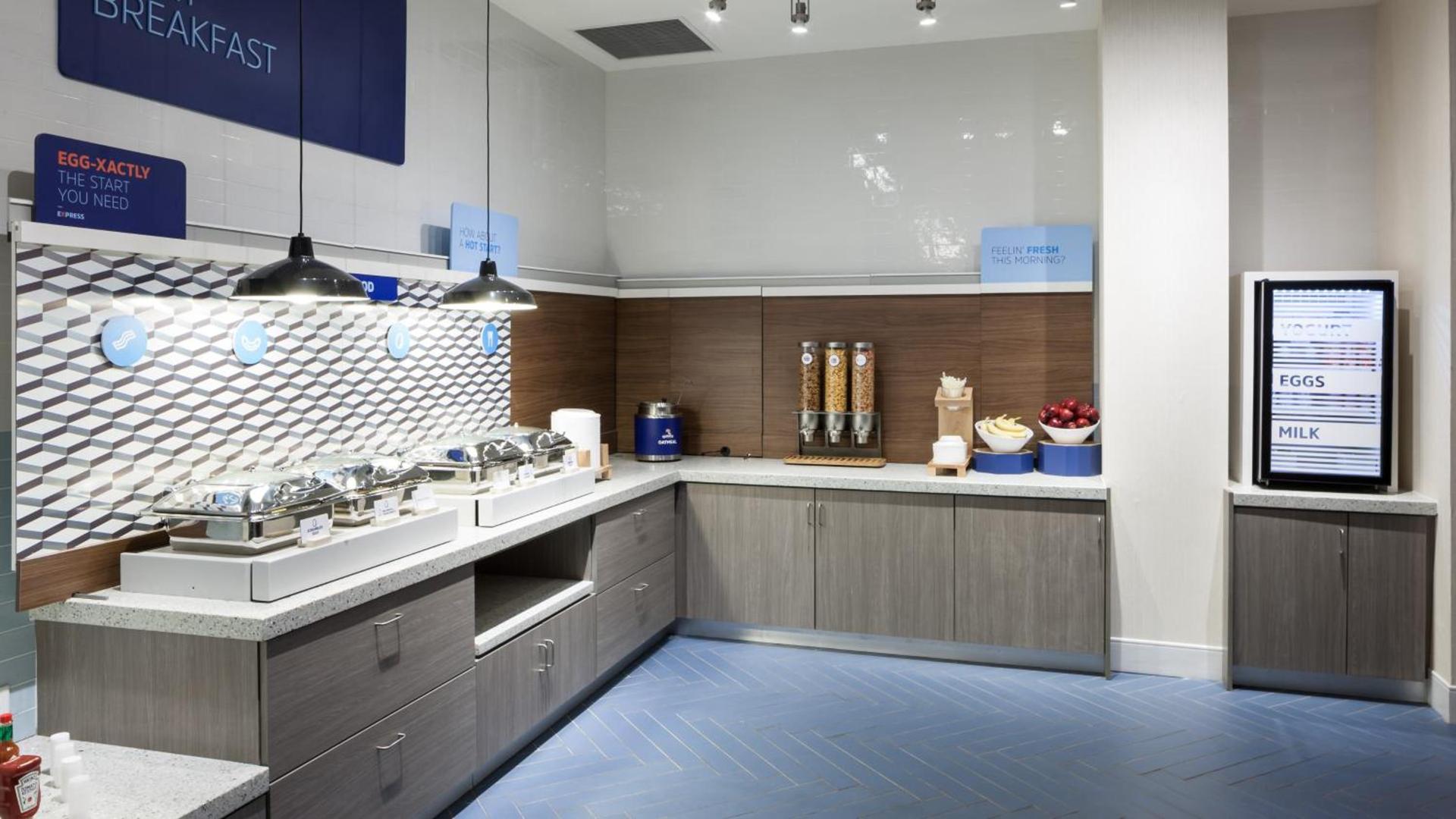Holiday Inn Express & Suites Orlando At SeaWorld by IHG - With Free Shuttle Service to SeaWorld Parks photo 21