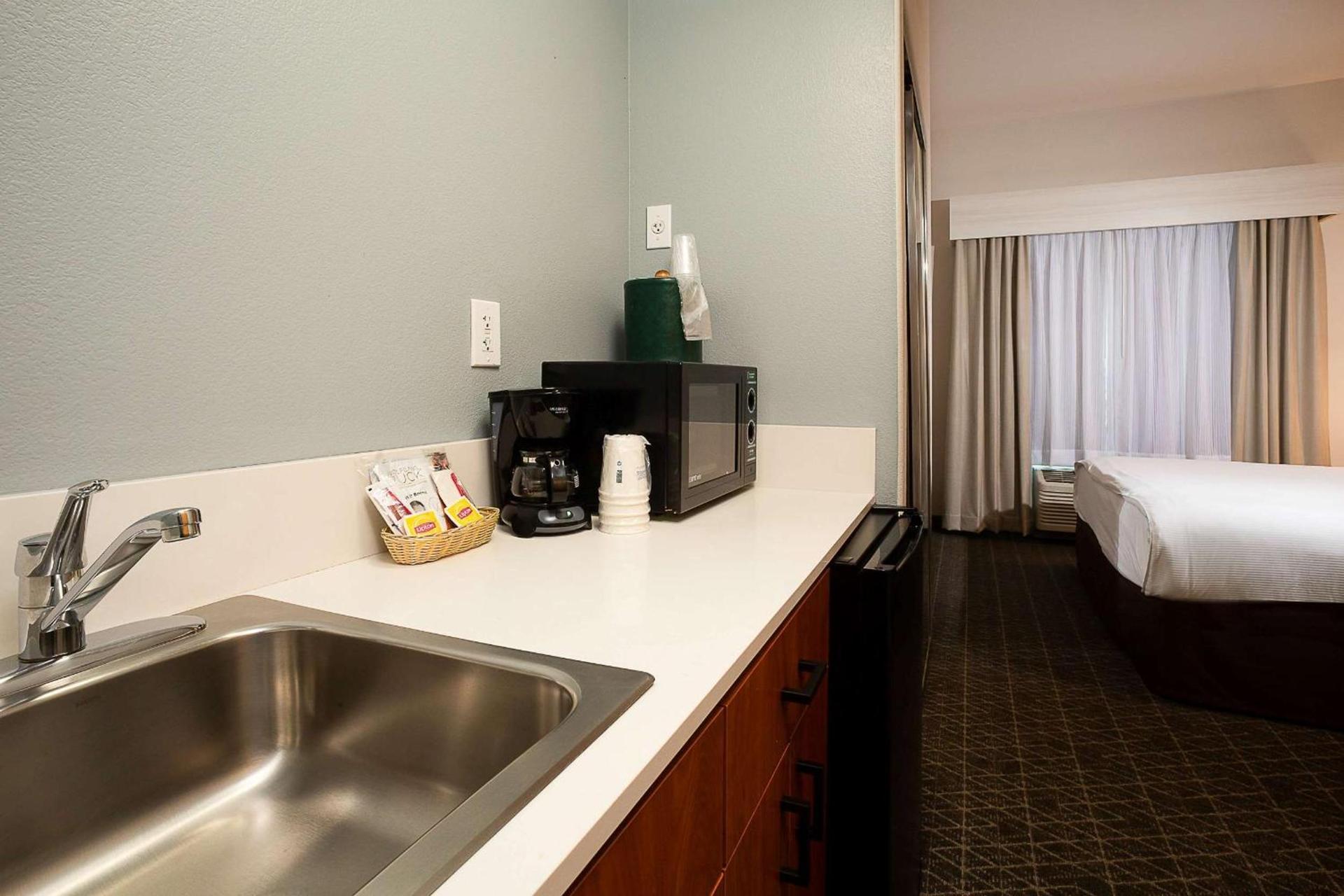 Hawthorn Suites by Wyndham-Oakland/Alameda photo 15