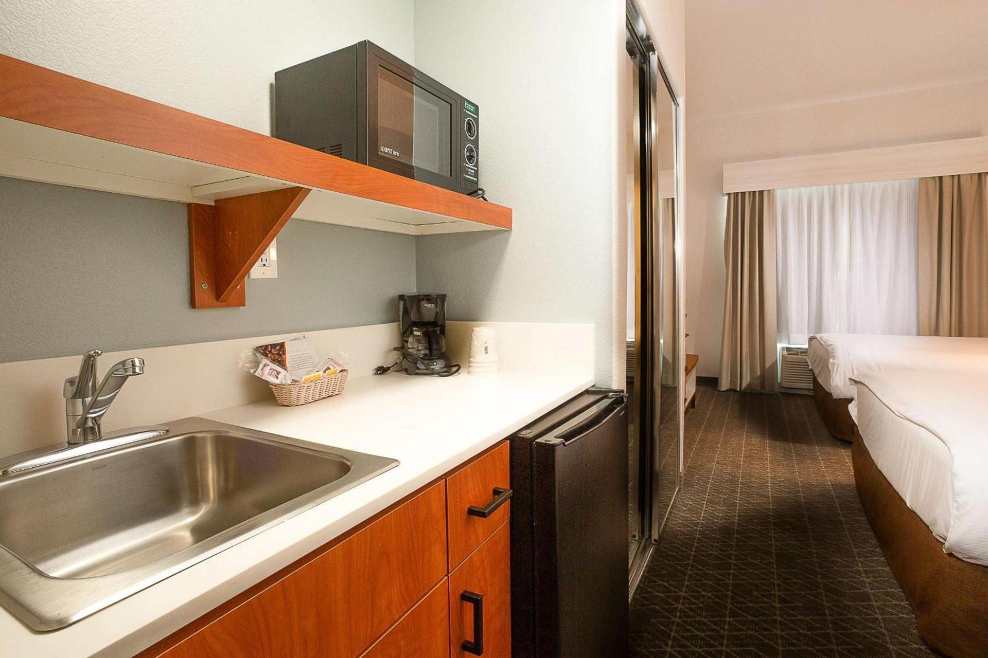 Hawthorn Suites by Wyndham-Oakland/Alameda photo 16