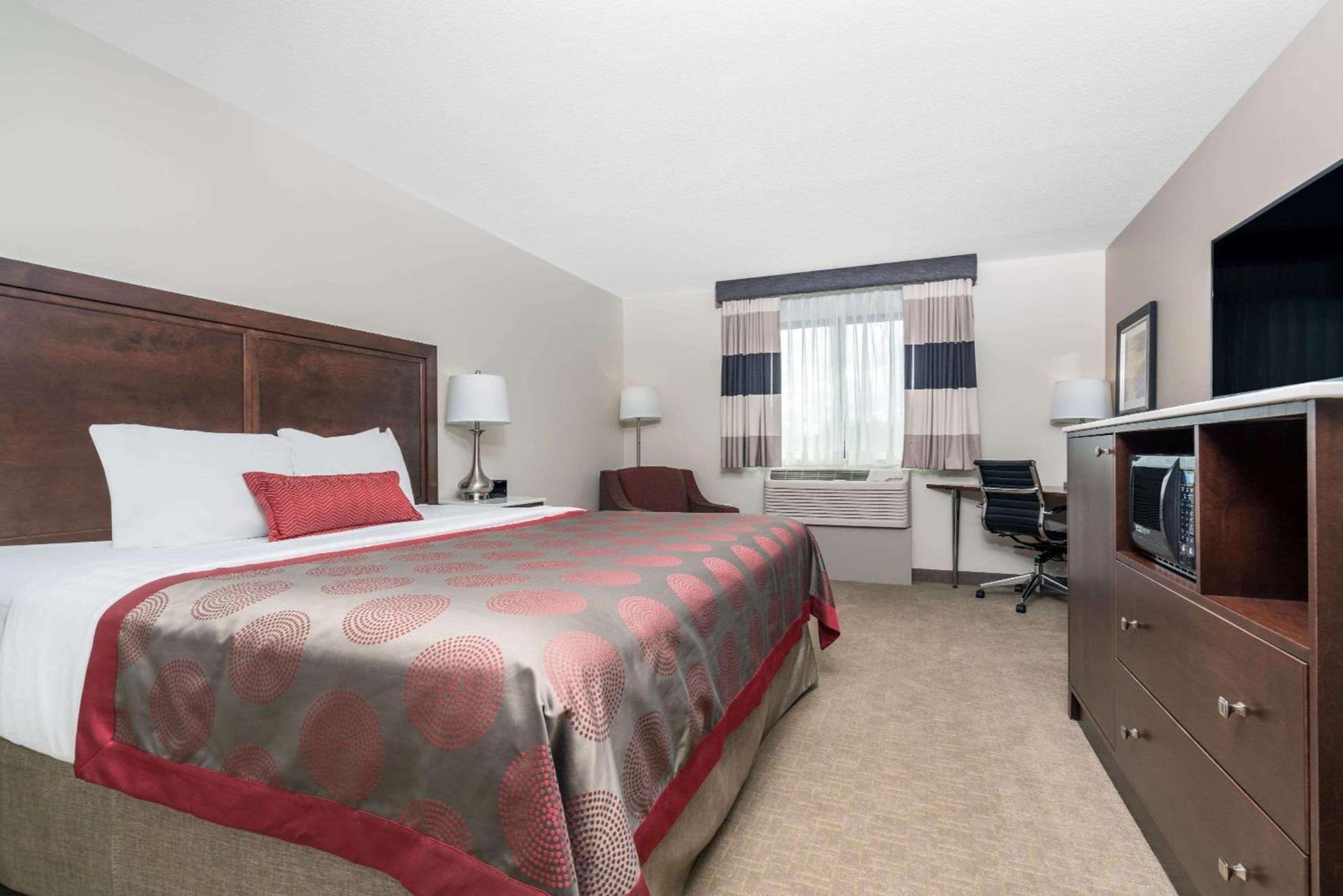 Ramada by Wyndham Minneapolis Golden Valley photo 3
