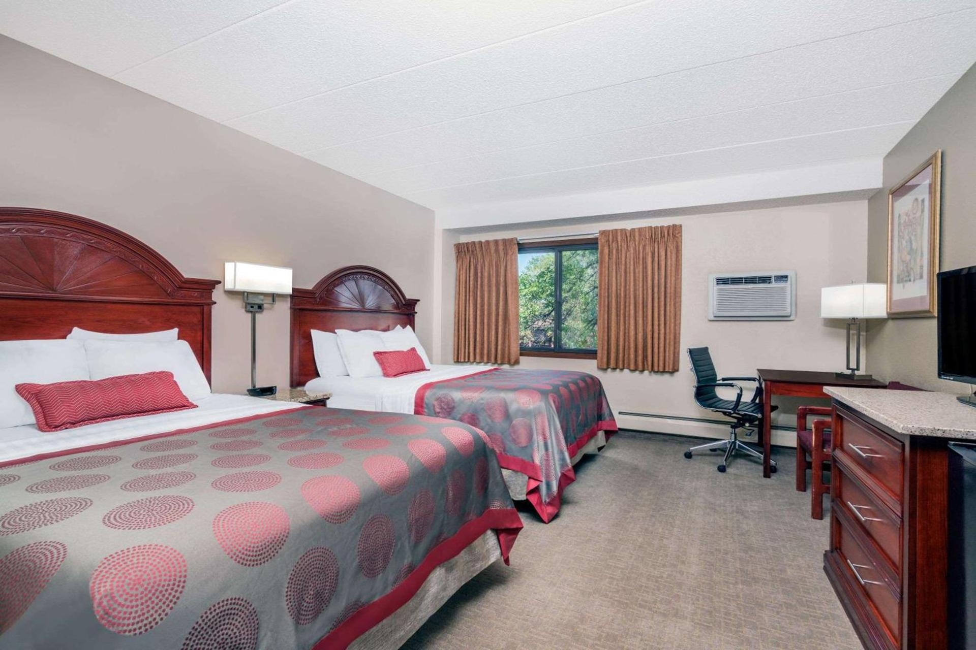 Ramada by Wyndham Minneapolis Golden Valley photo 44