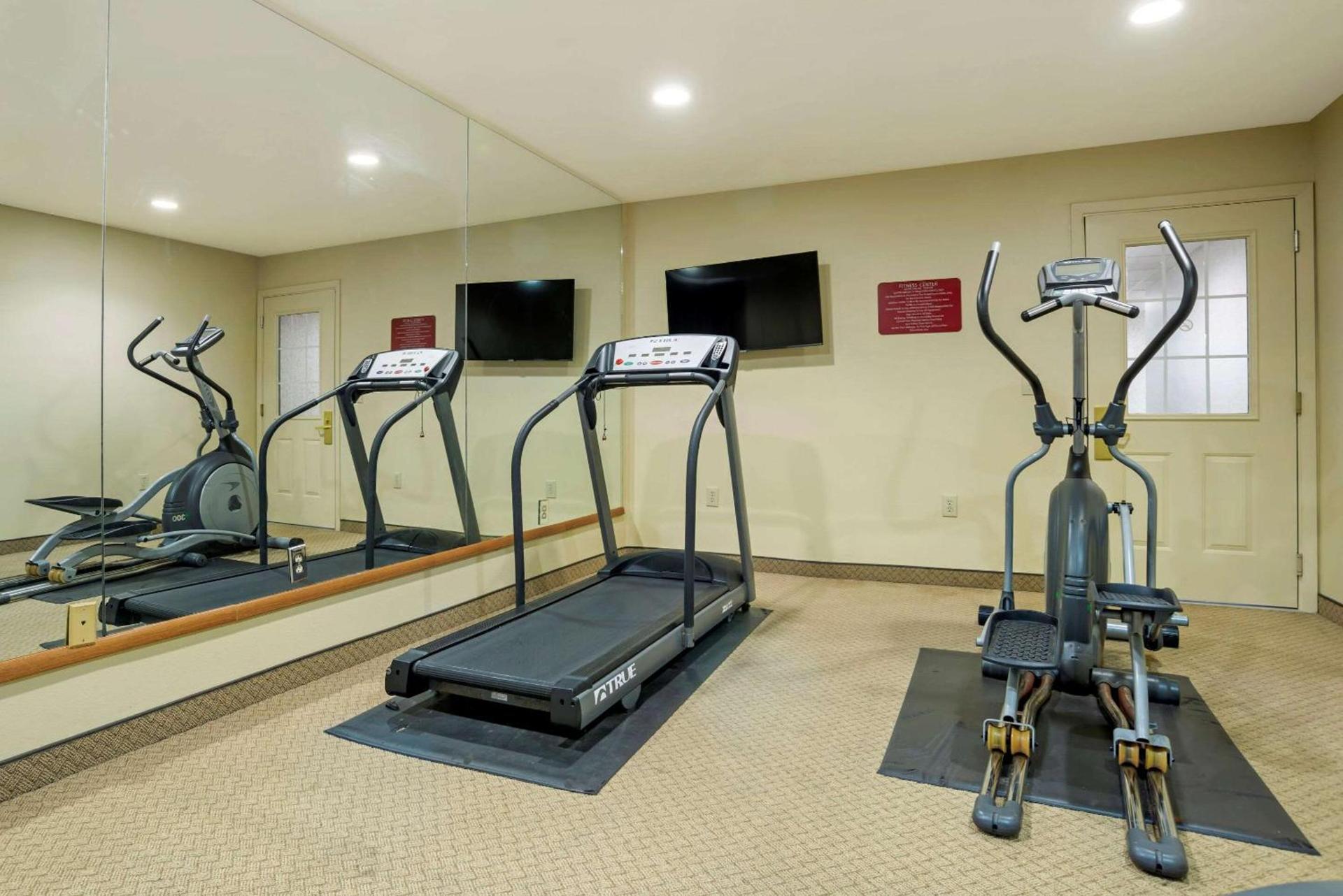 Econo Lodge Inn & Suites Flowood - Jackson Northwest photo 29