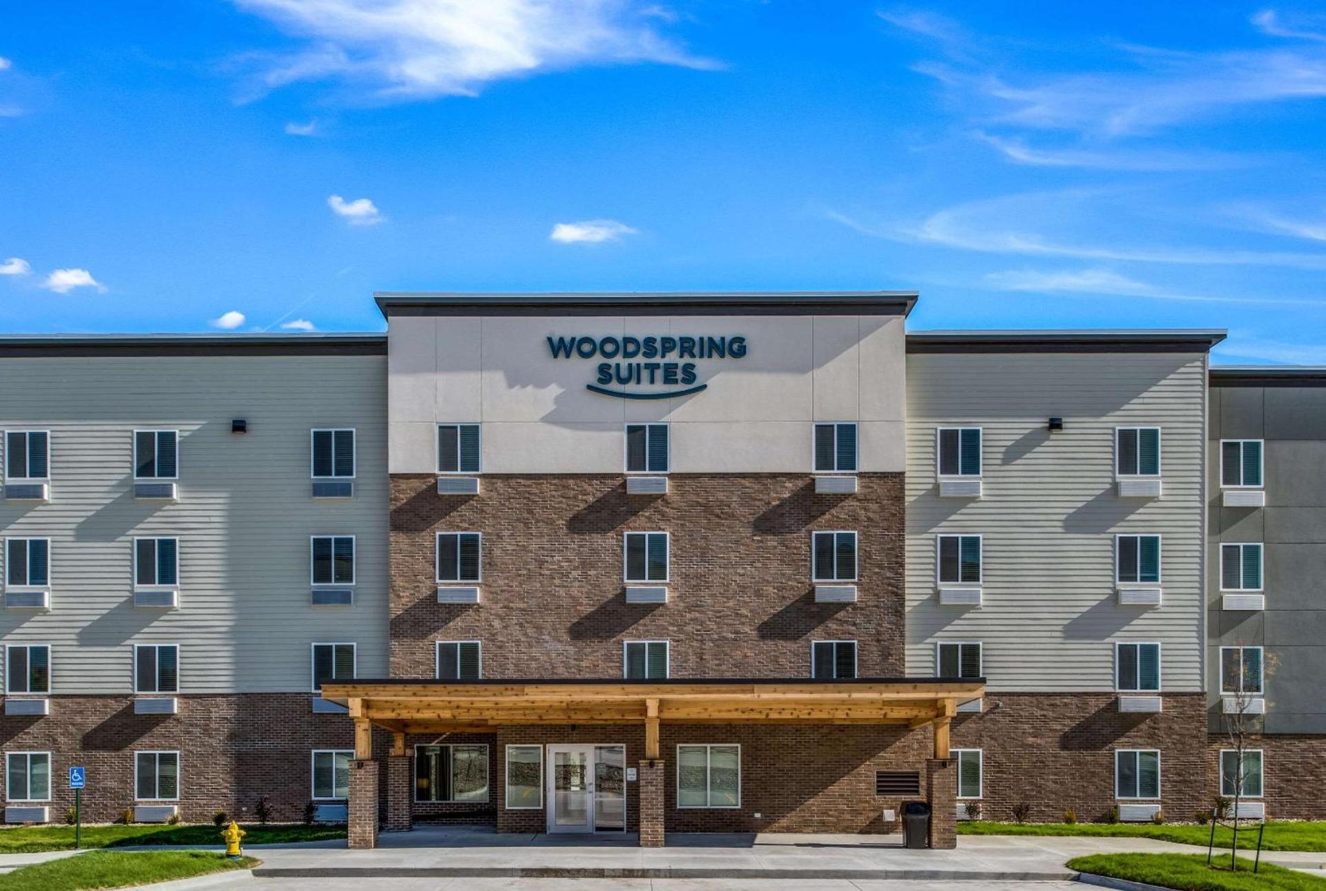 WoodSpring Suites West Des Moines photo 1