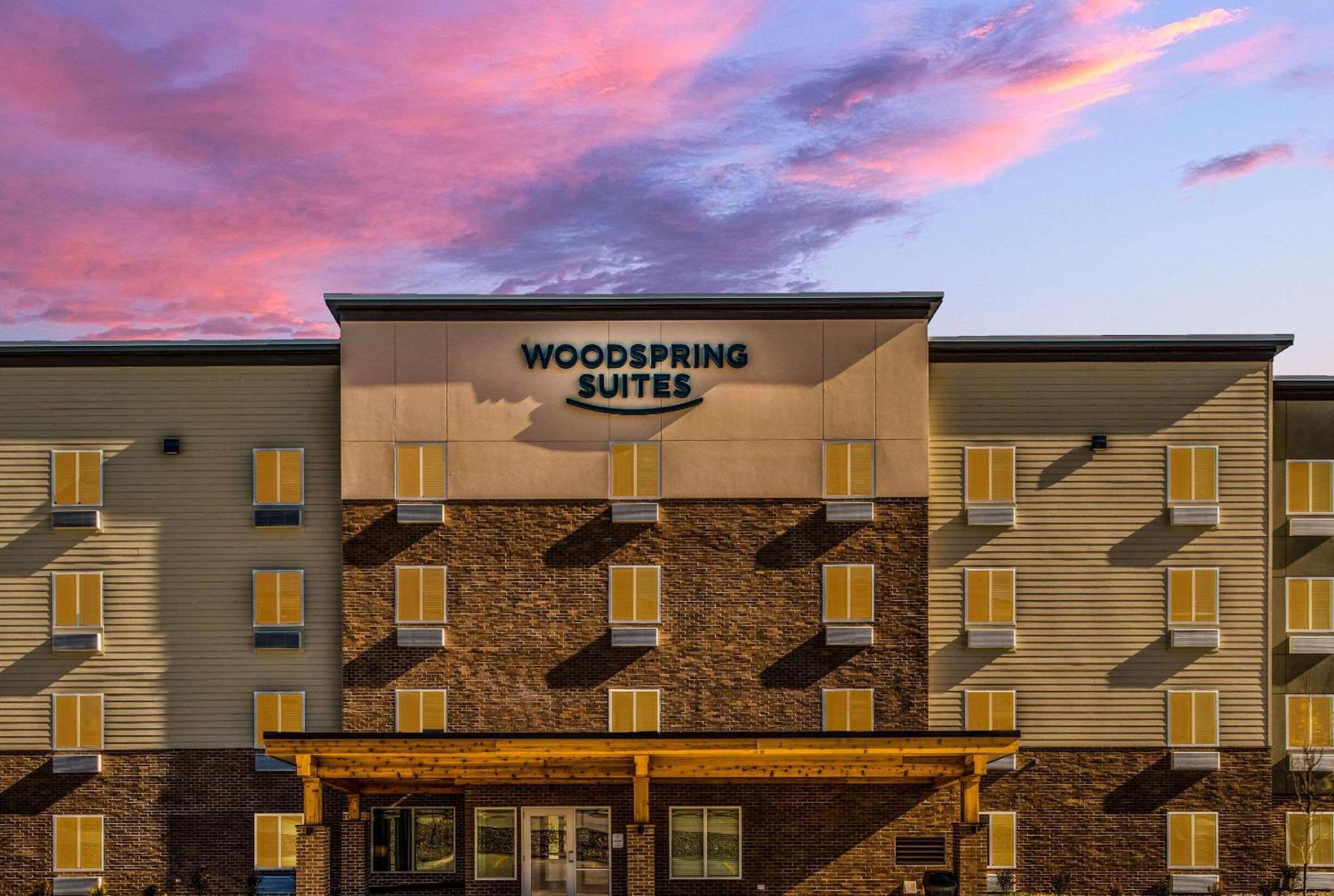 WoodSpring Suites West Des Moines photo 4