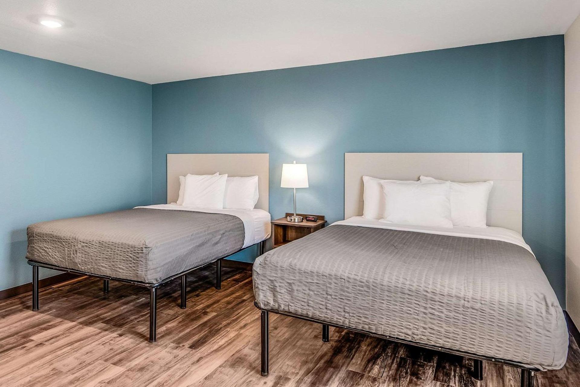 WoodSpring Suites West Des Moines photo 6