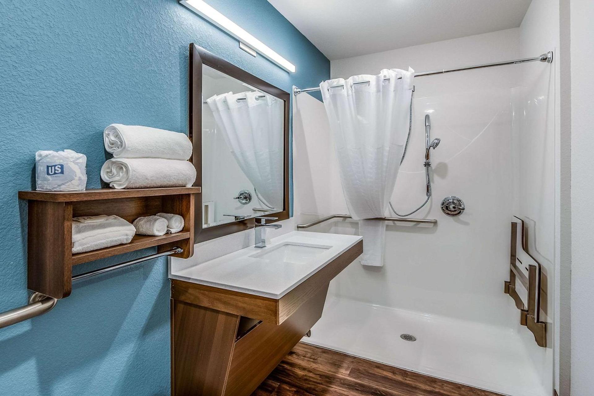 WoodSpring Suites West Des Moines photo 9