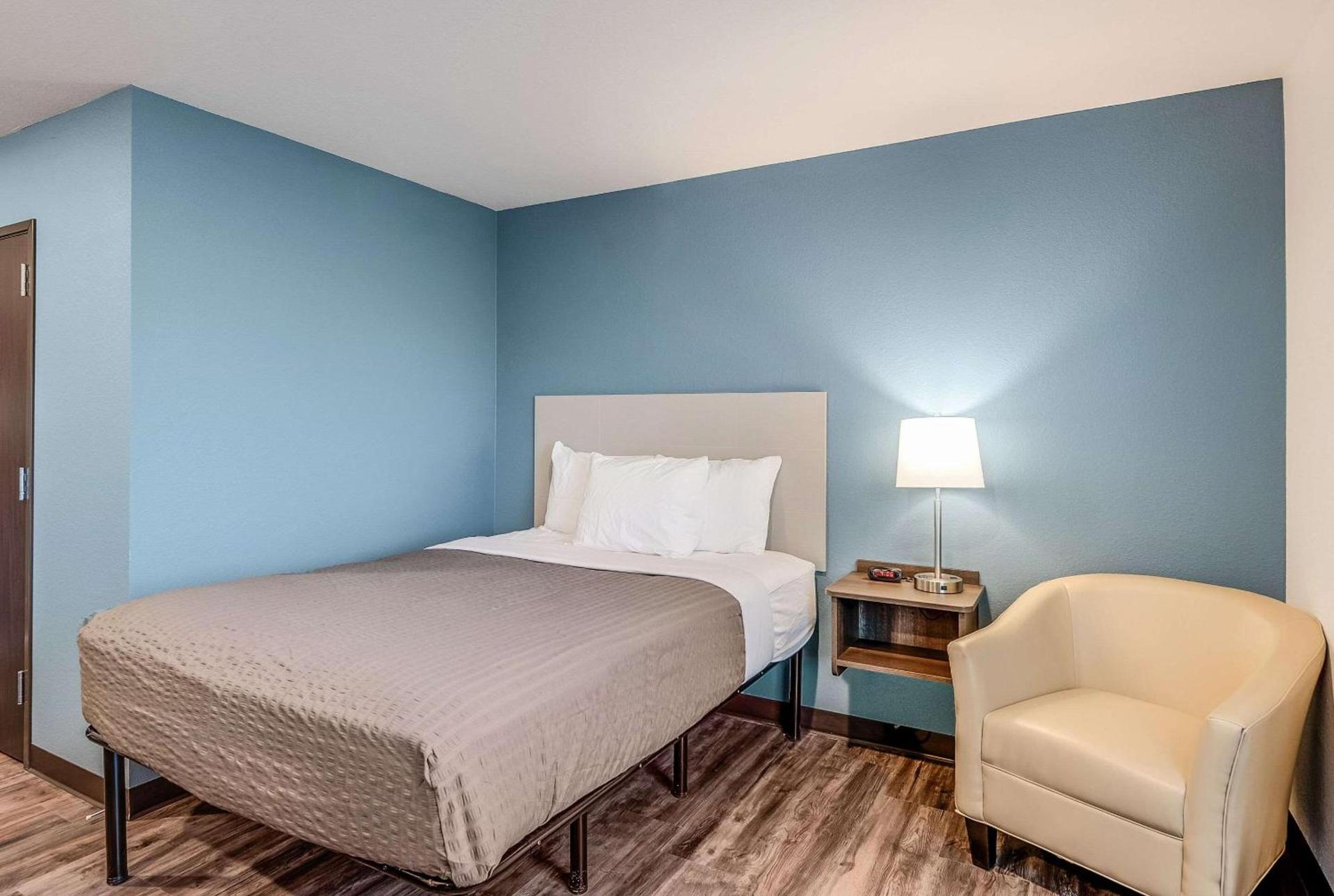 WoodSpring Suites West Des Moines photo 14