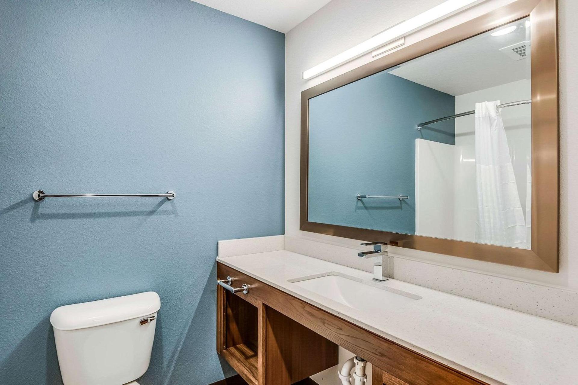 WoodSpring Suites West Des Moines photo 16
