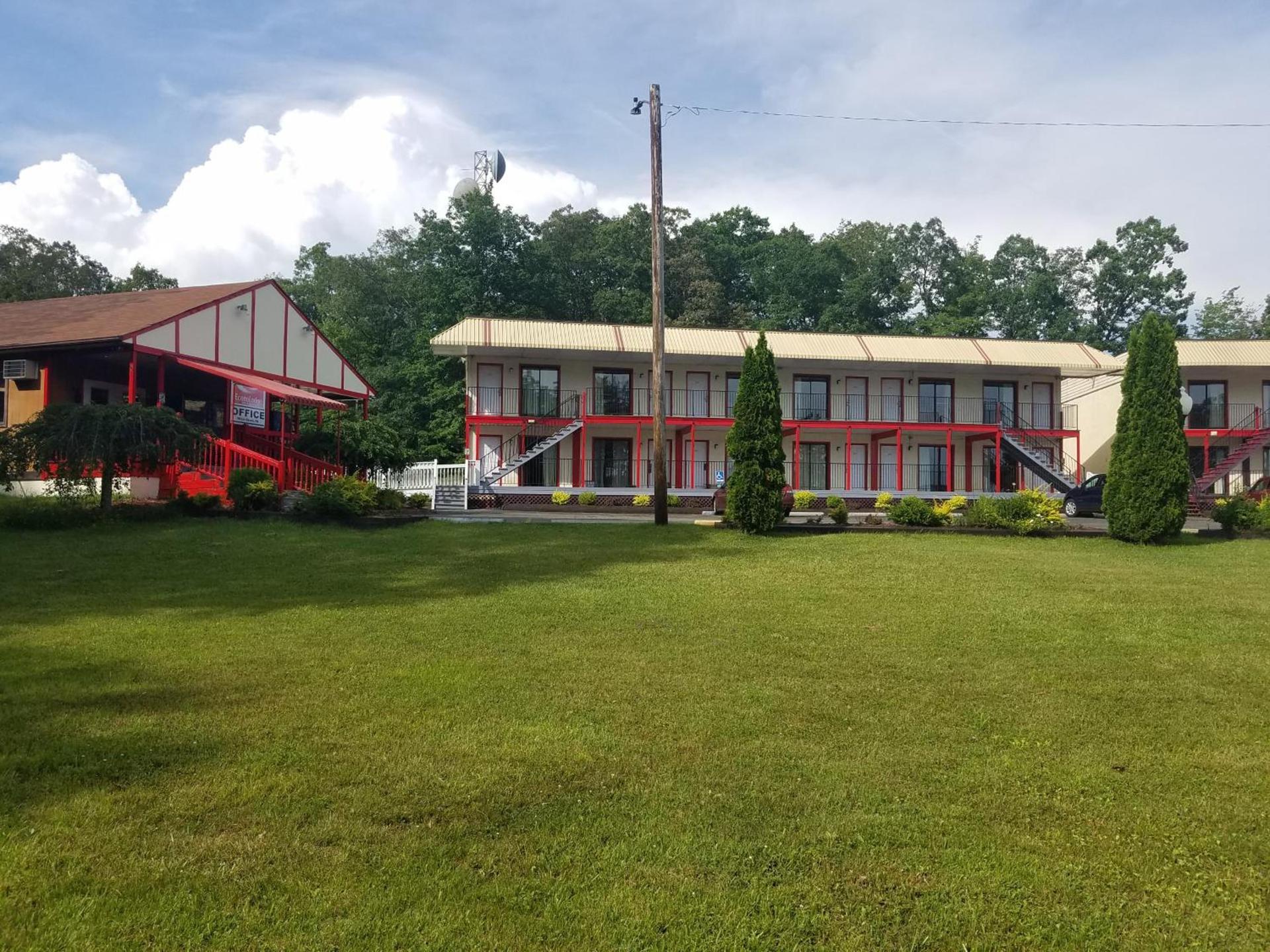 Econo Lodge Inn & Suites Lake Harmony - Pocono Mountains Area photo 34