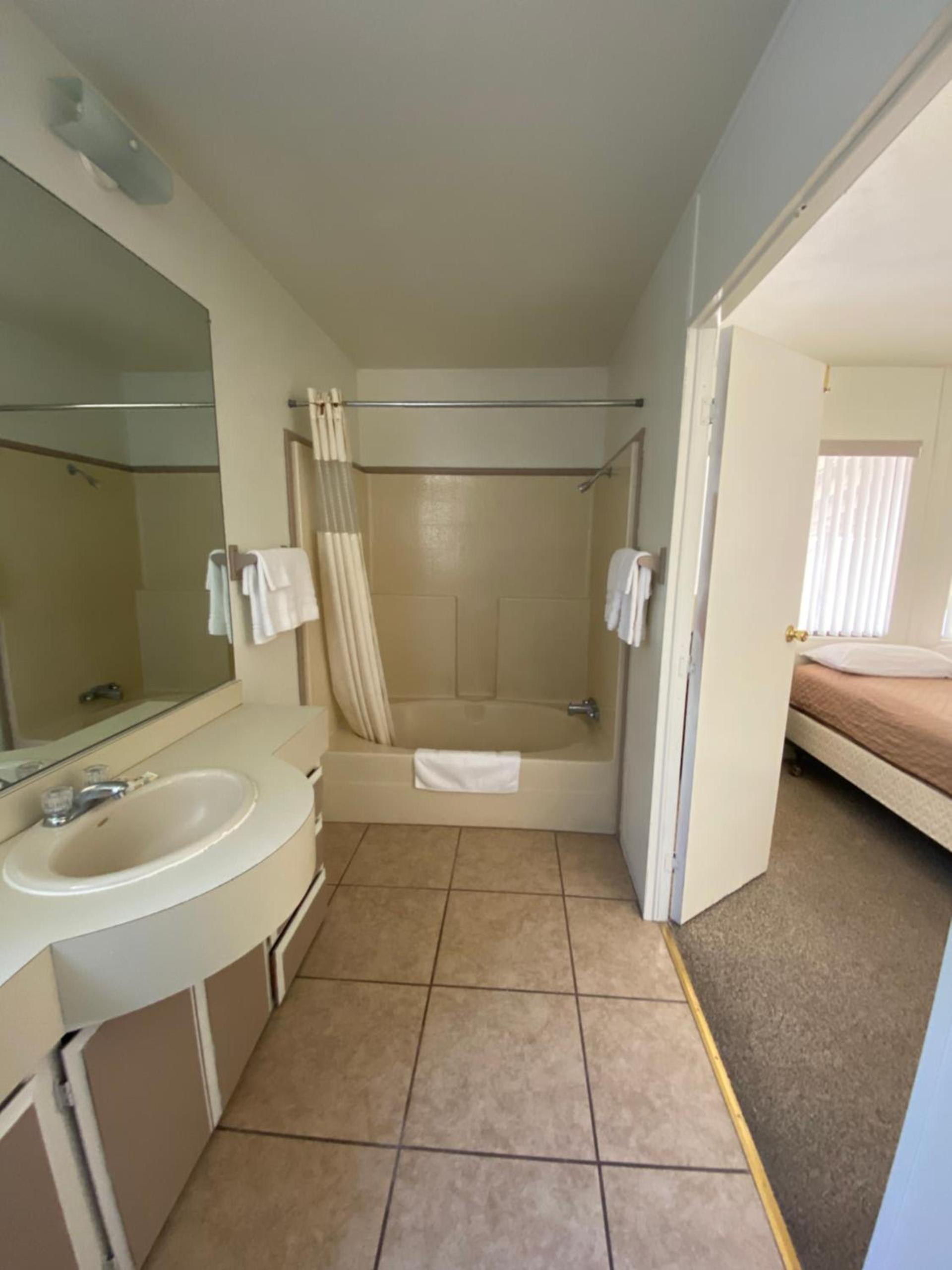 Bristlecone Motel photo 49