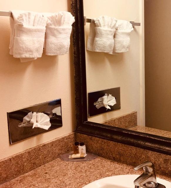 Arbor Inn Monterey photo 4