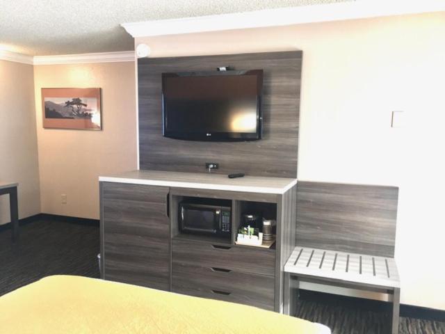 Arbor Inn Monterey photo 3