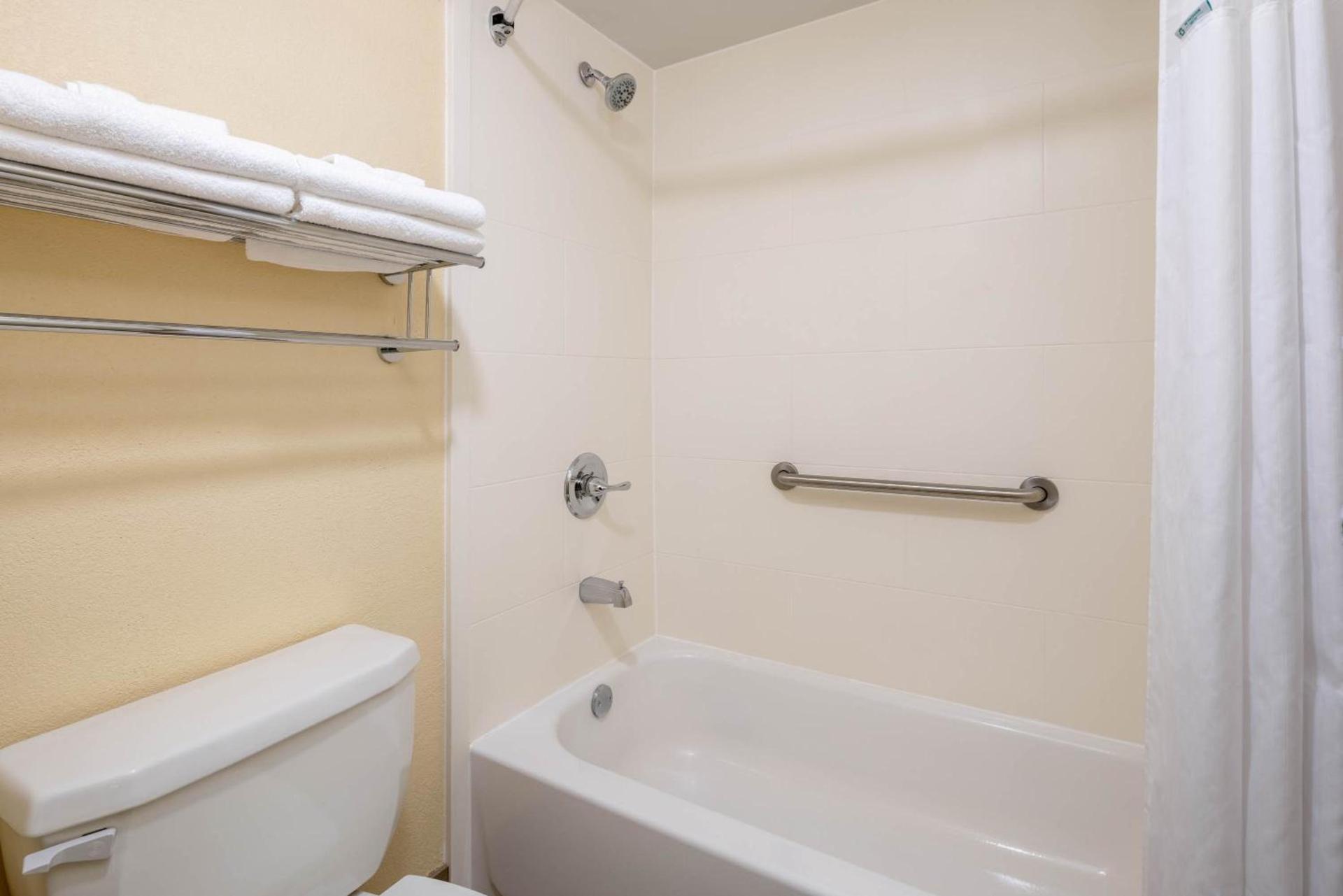 Days Inn by Wyndham Murphy photo 6