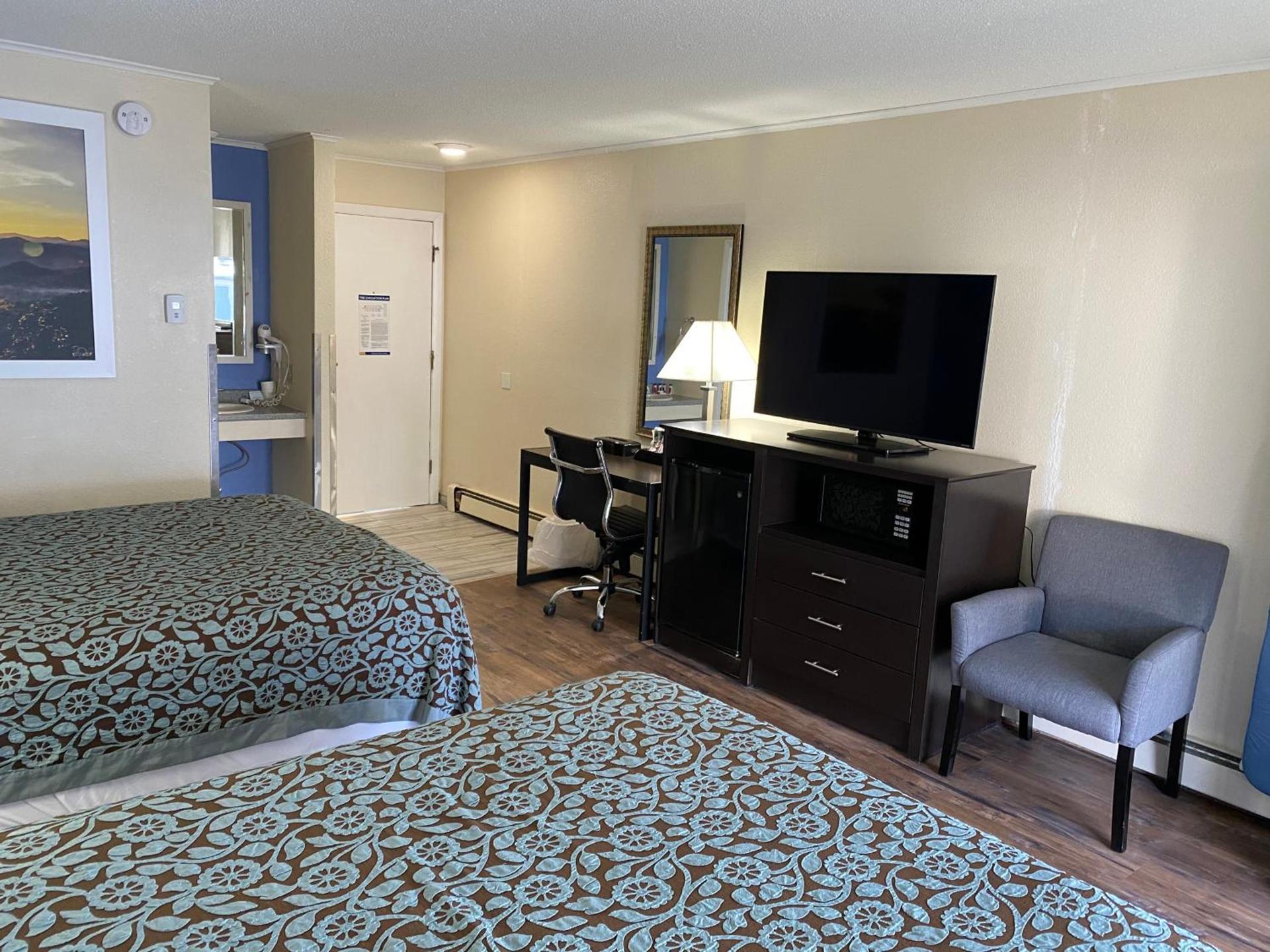 Days Inn by Wyndham Lincoln photo 22