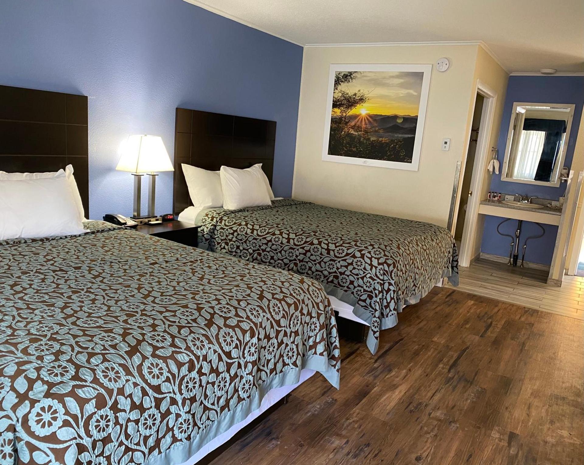 Days Inn by Wyndham Lincoln photo 15