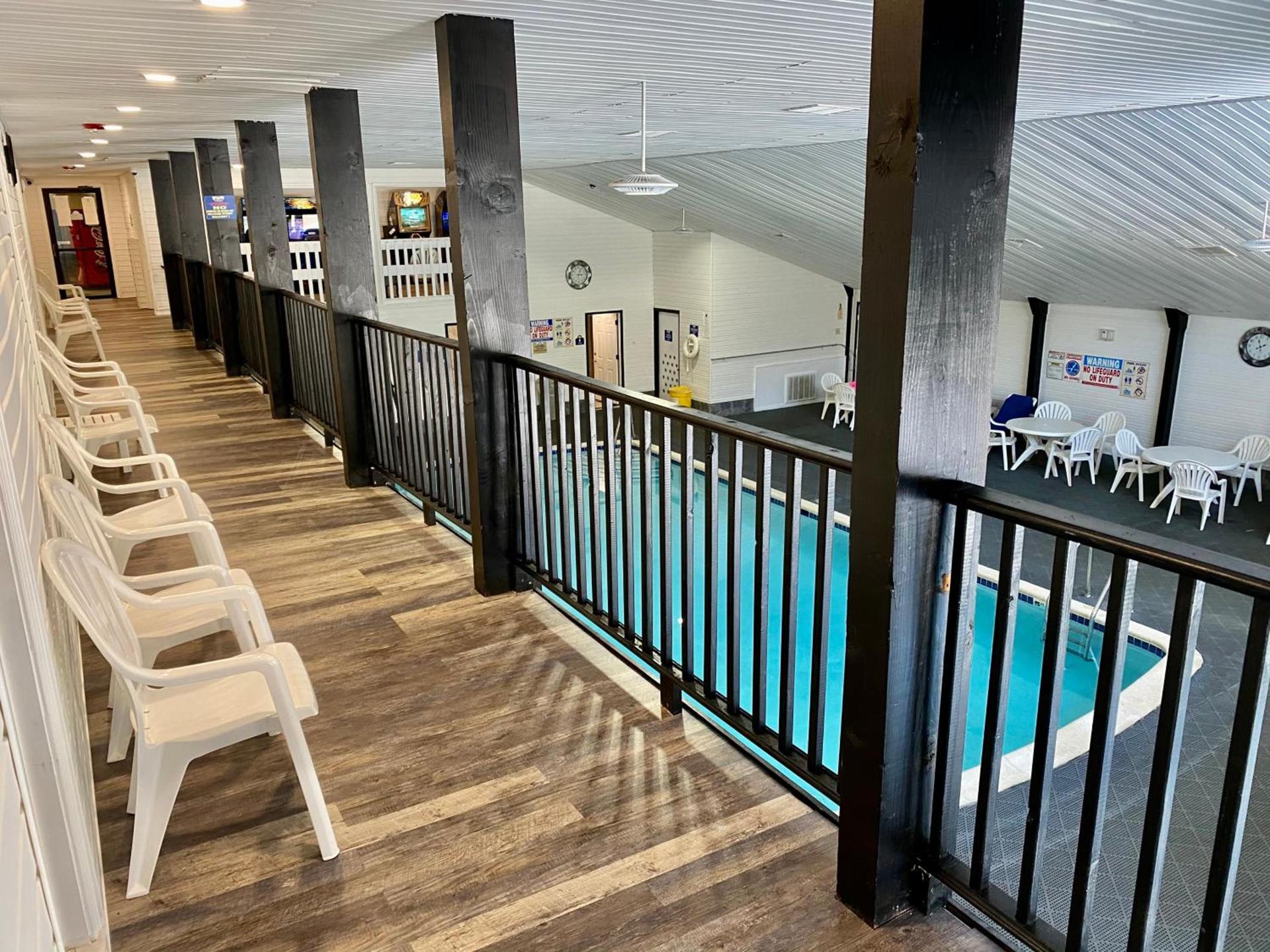 Days Inn by Wyndham Lincoln photo 16