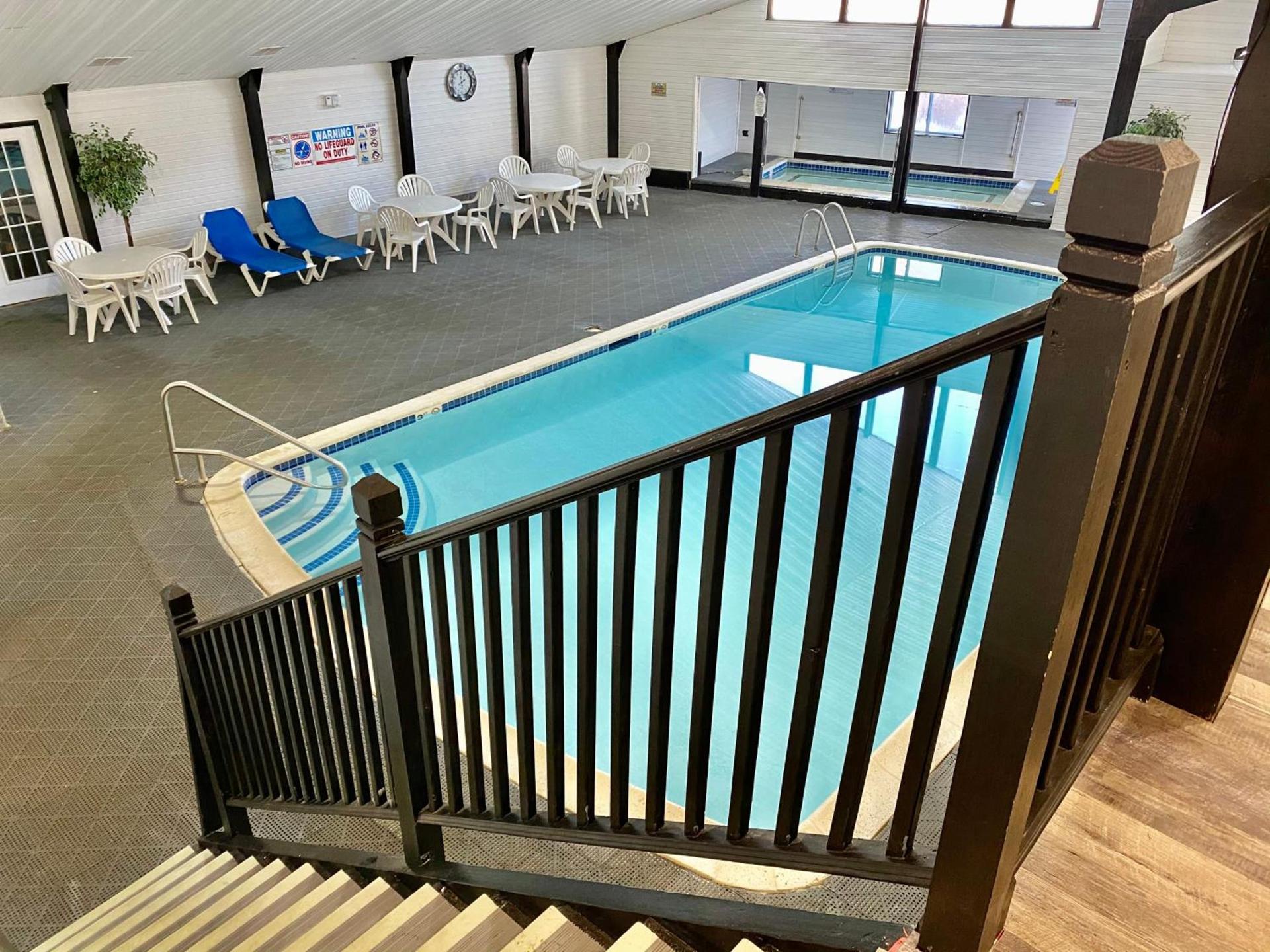 Days Inn by Wyndham Lincoln photo 12