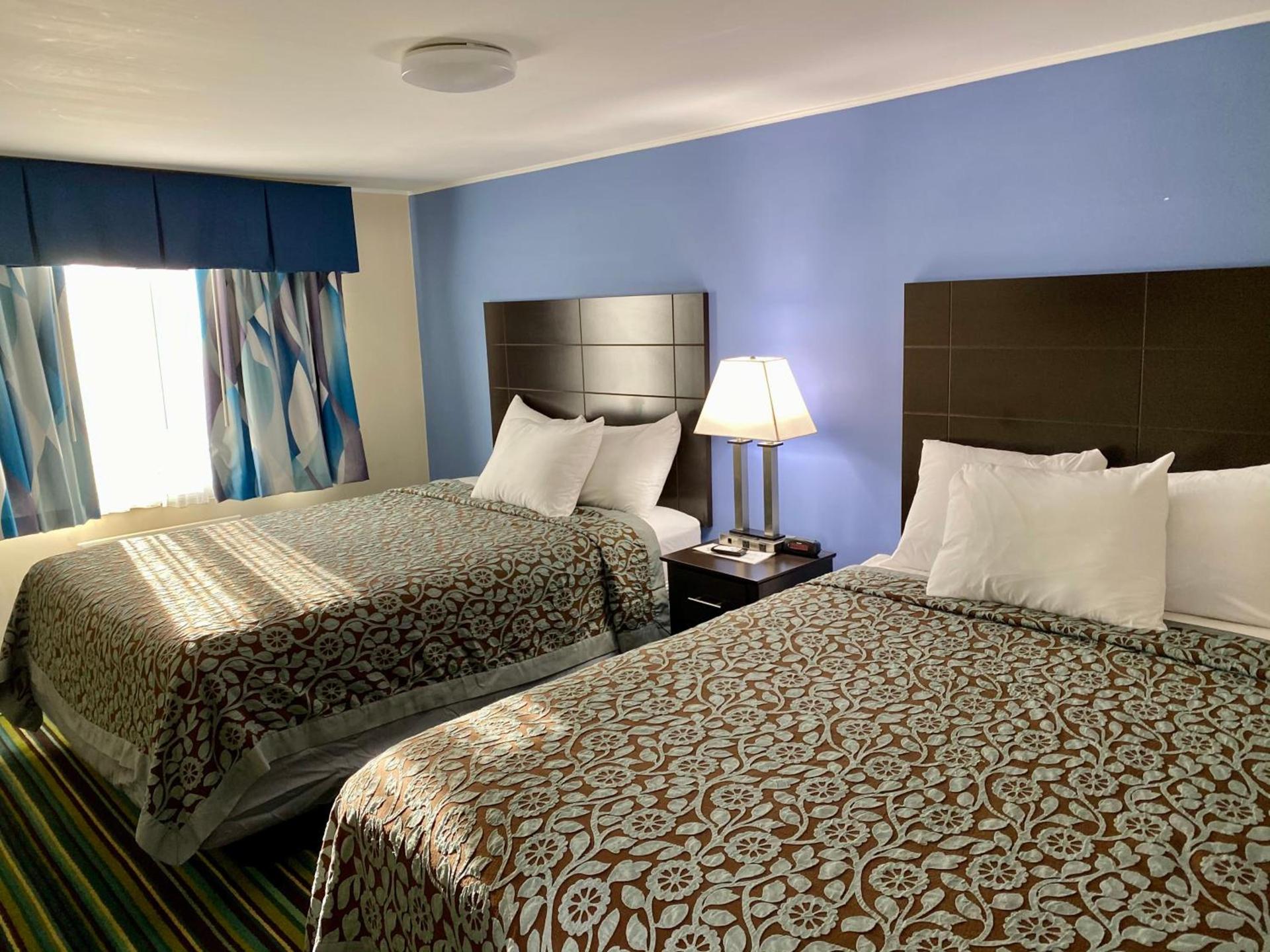 Days Inn by Wyndham Lincoln photo 8