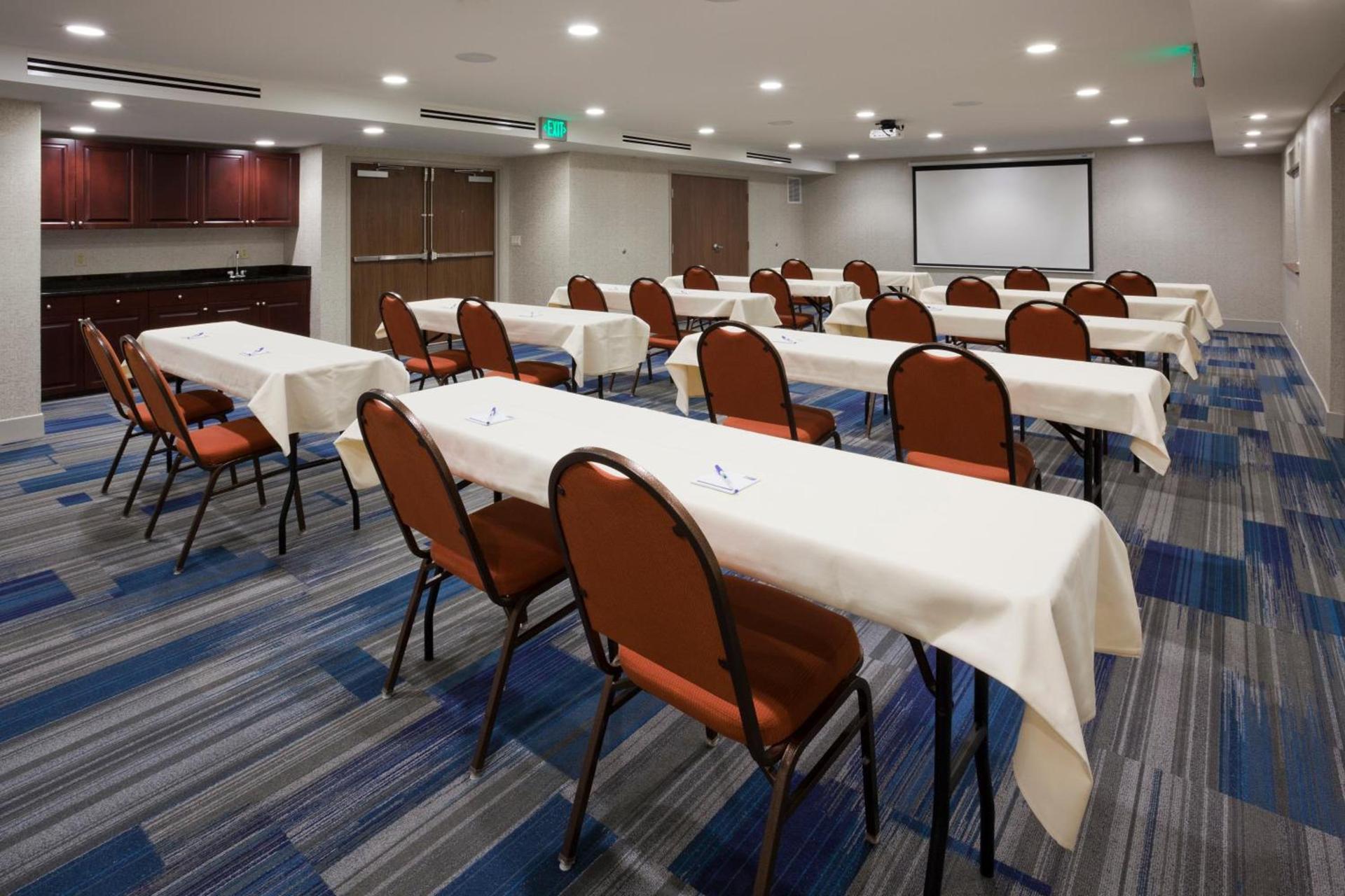 Holiday Inn Express & Suites Minneapolis - West End by IHG photo 36