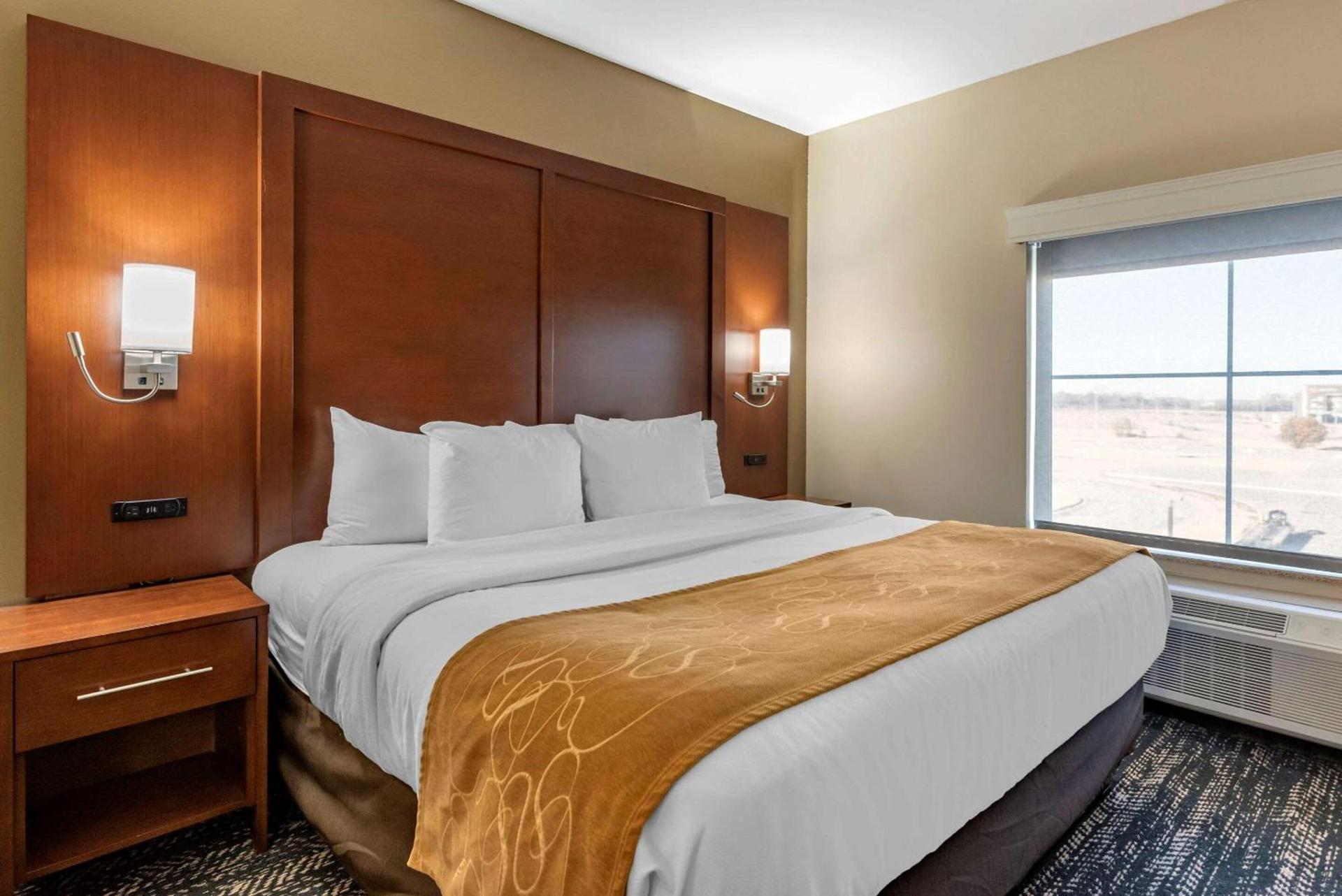 Comfort Suites West Memphis I-40 I-55 photo 10