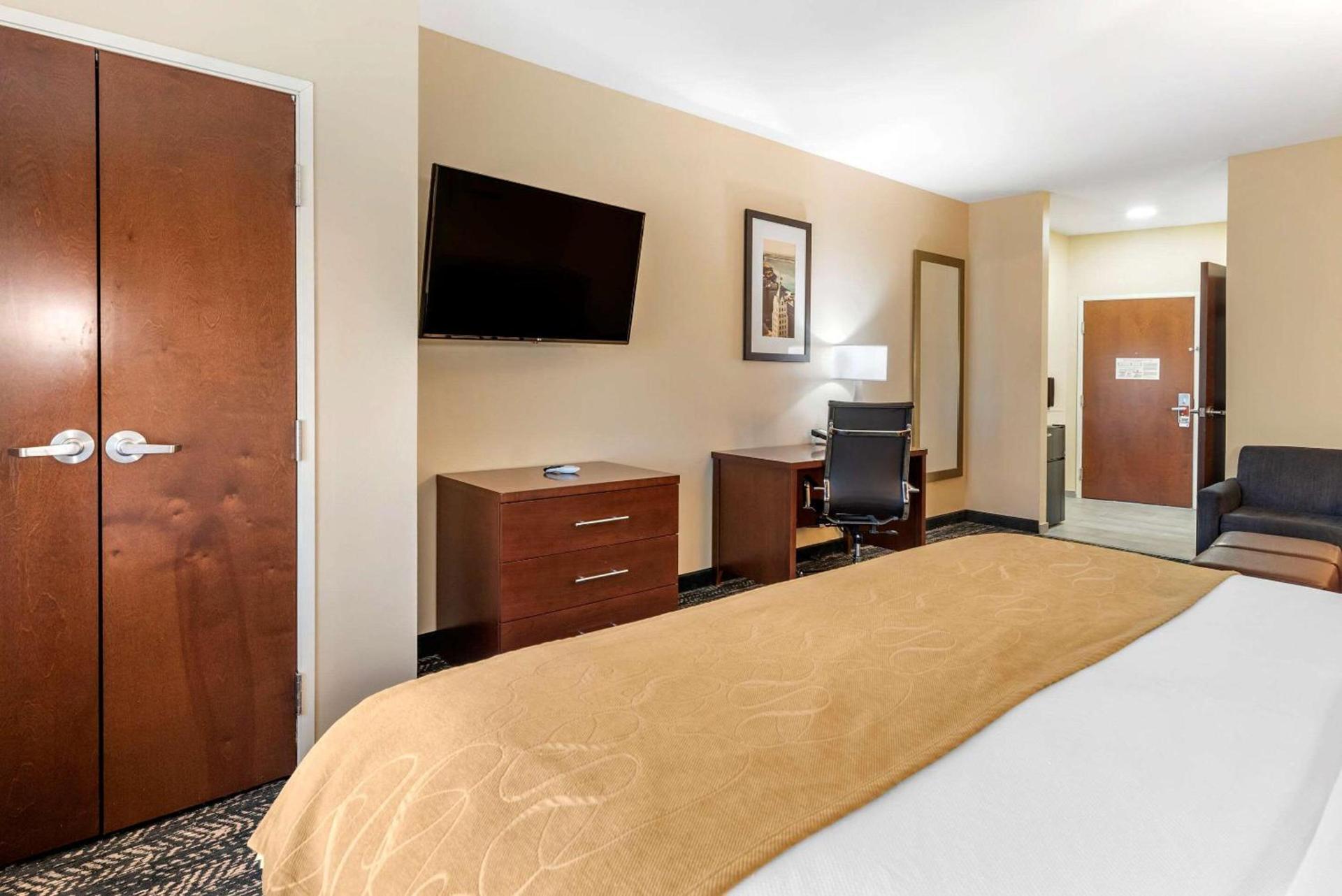 Comfort Suites West Memphis I-40 I-55 photo 11
