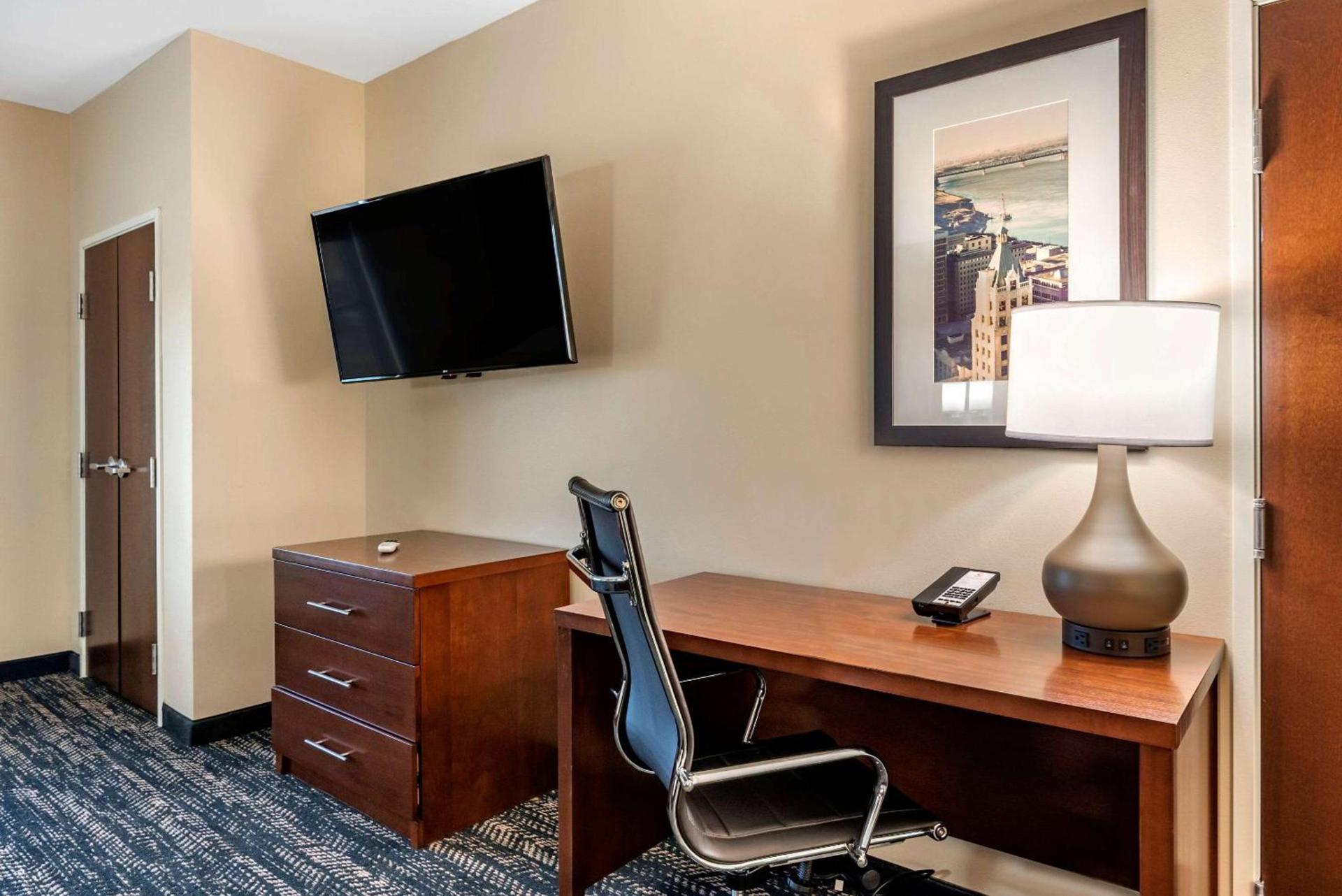 Comfort Suites West Memphis I-40 I-55 photo 19