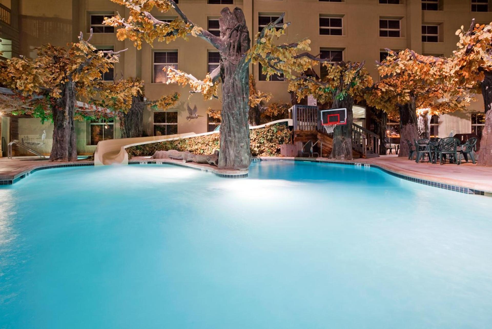 Holiday Inn Hotel & Suites Madison West - Middleton by IHG photo 33