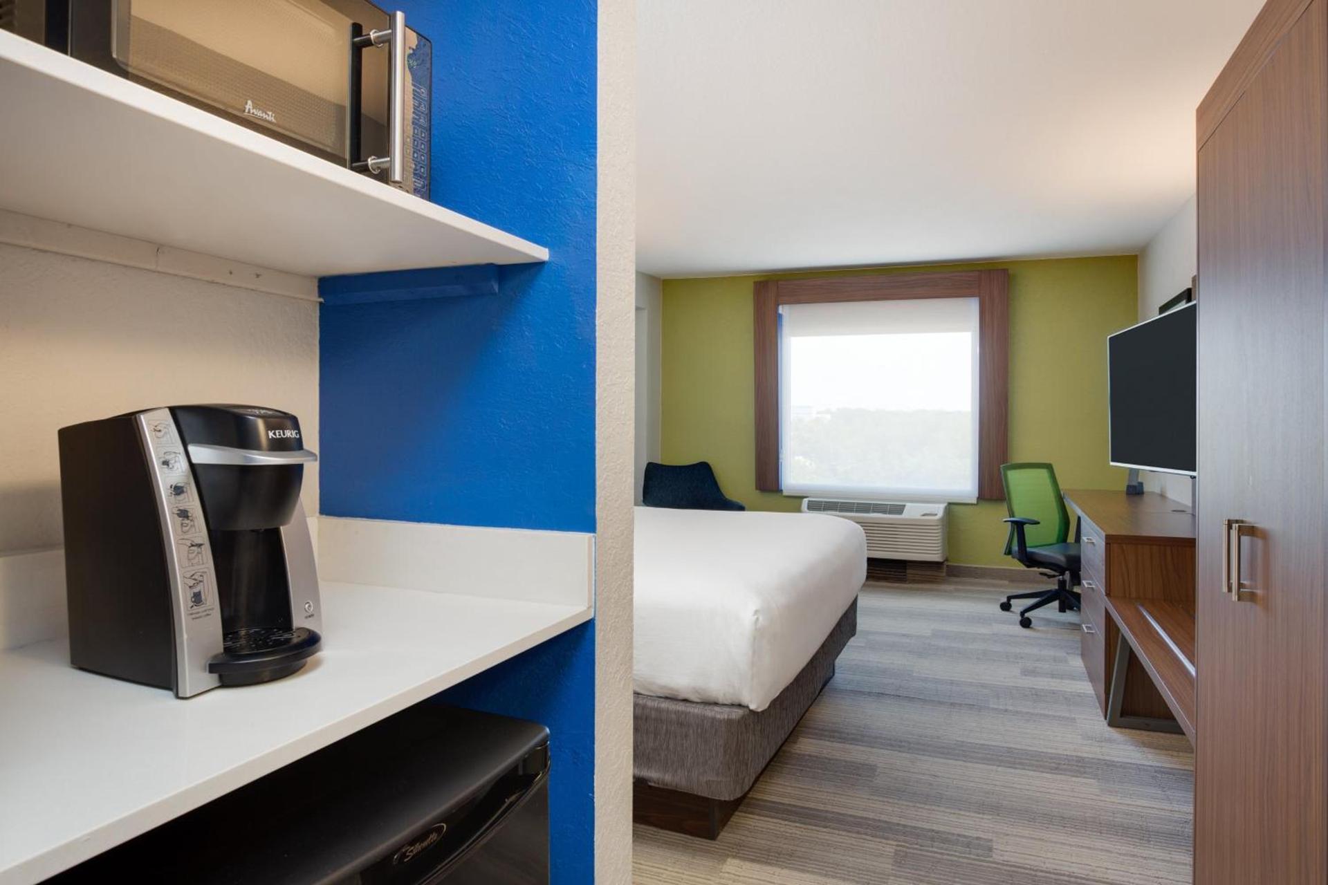 Holiday Inn Express Hotel & Suites Tampa-Fairgrounds-Casino by IHG photo 31