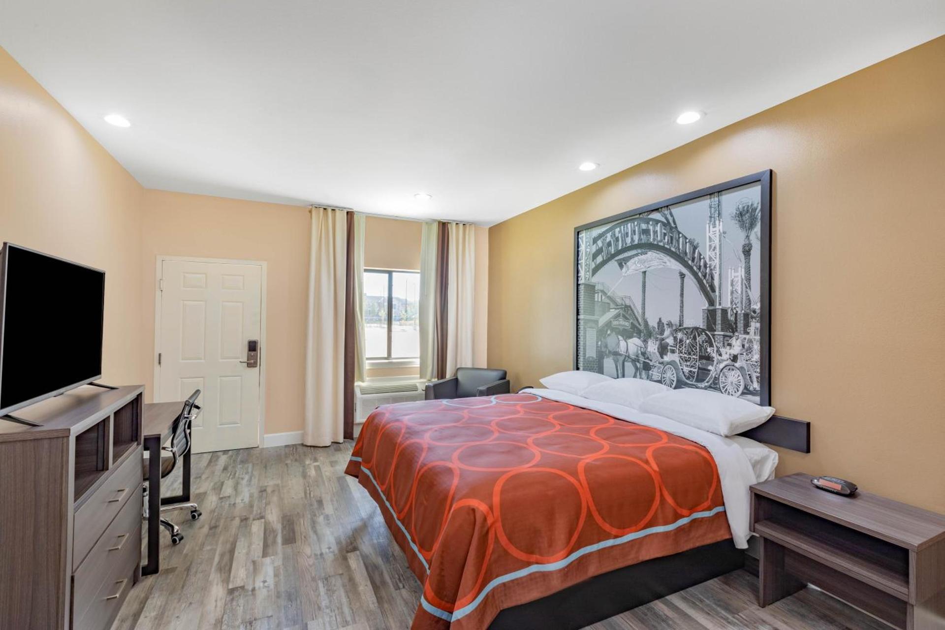 Super 8 by Wyndham Houston NW Beltway 8-West Rd photo 39