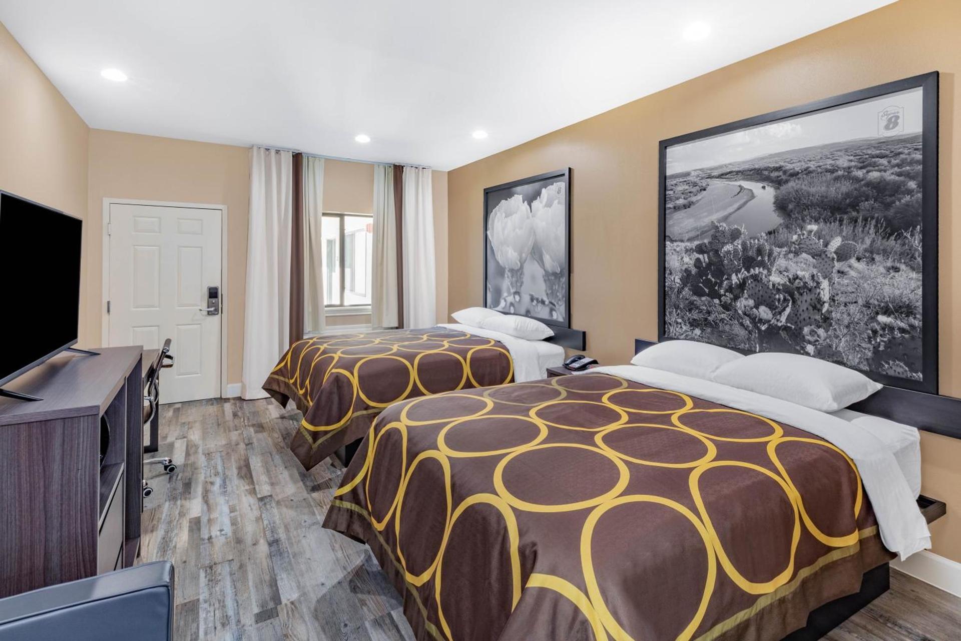 Super 8 by Wyndham Houston NW Beltway 8-West Rd photo 45