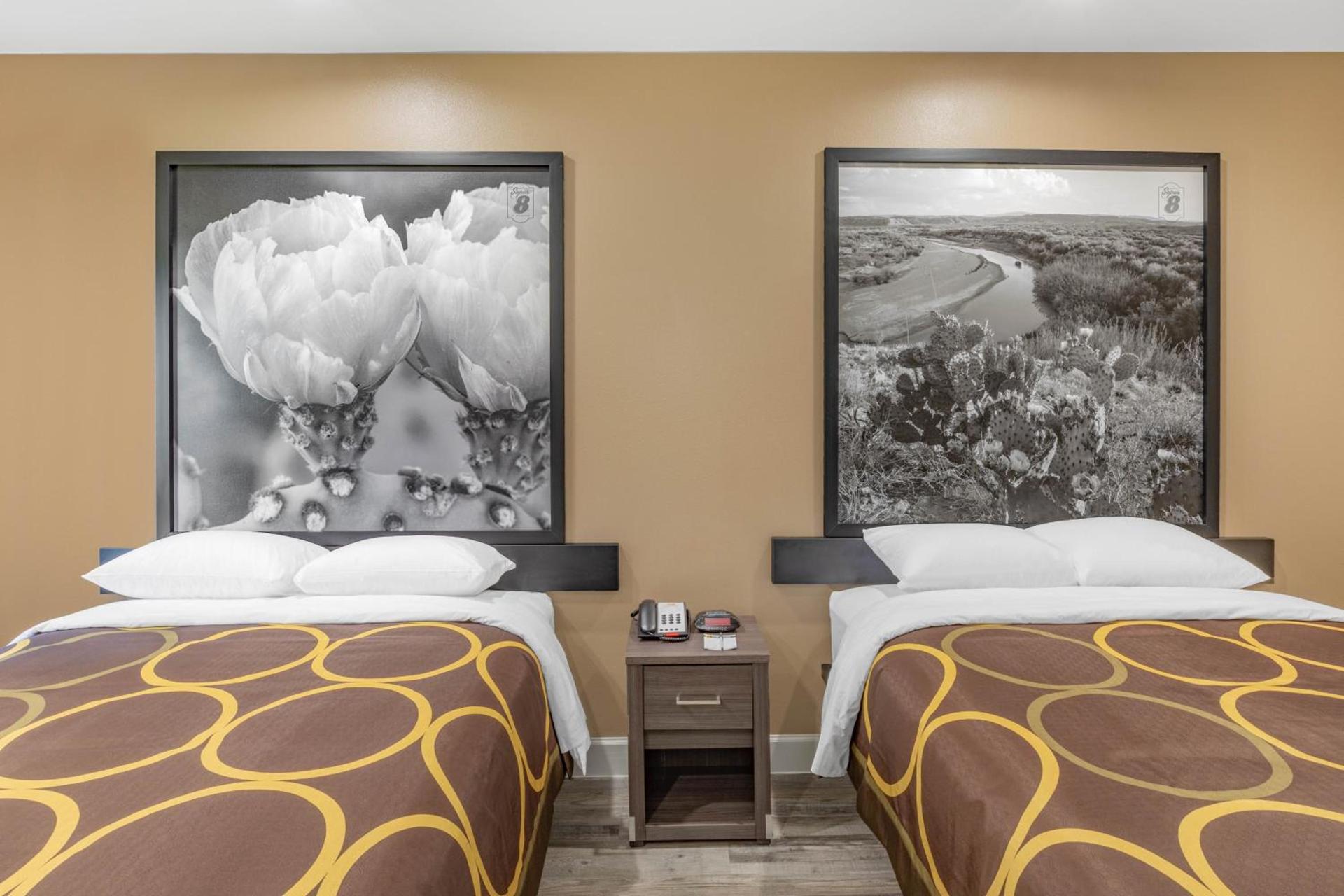 Super 8 by Wyndham Houston NW Beltway 8-West Rd photo 46
