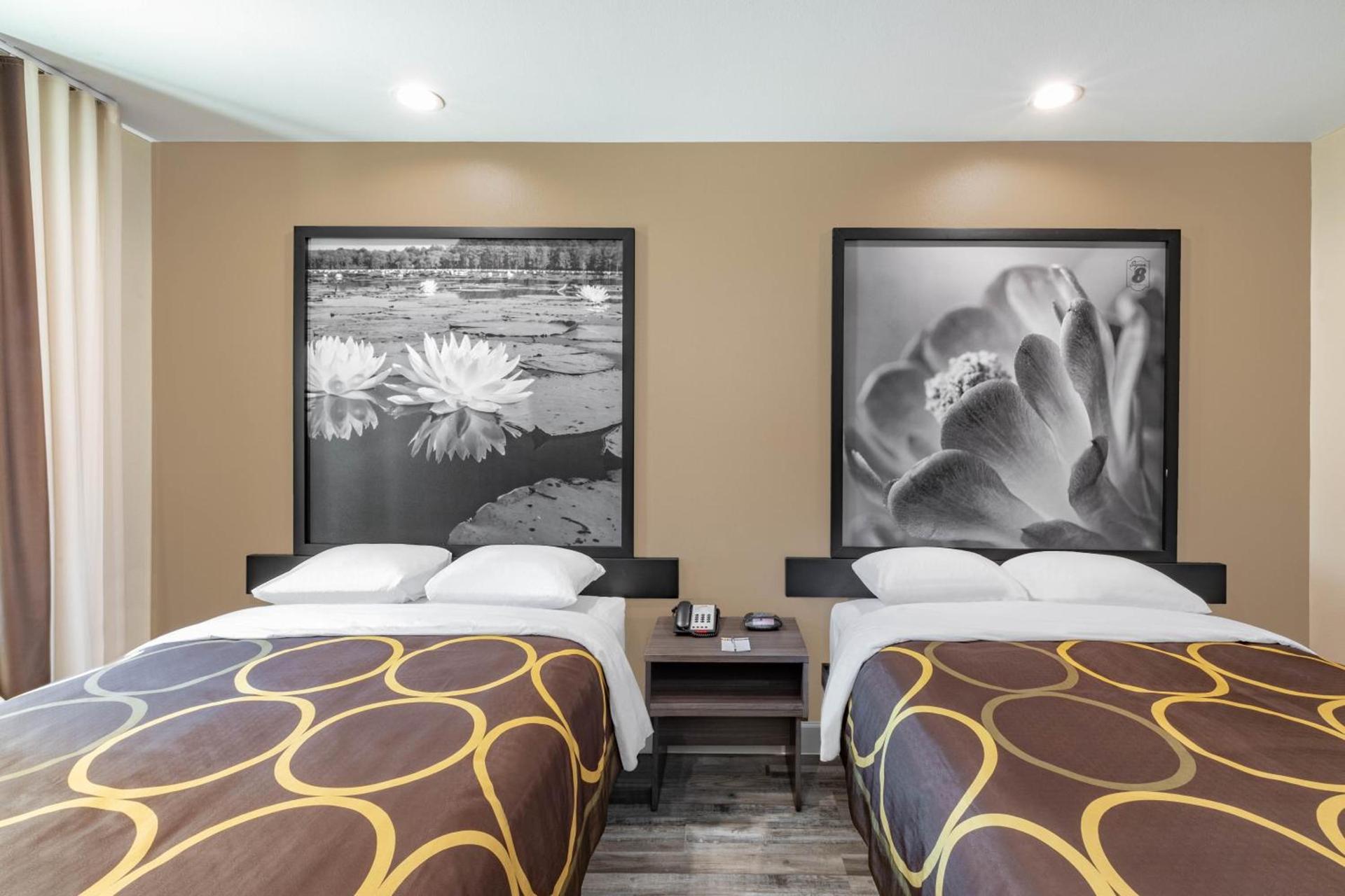 Super 8 by Wyndham Houston NW Beltway 8-West Rd photo 43