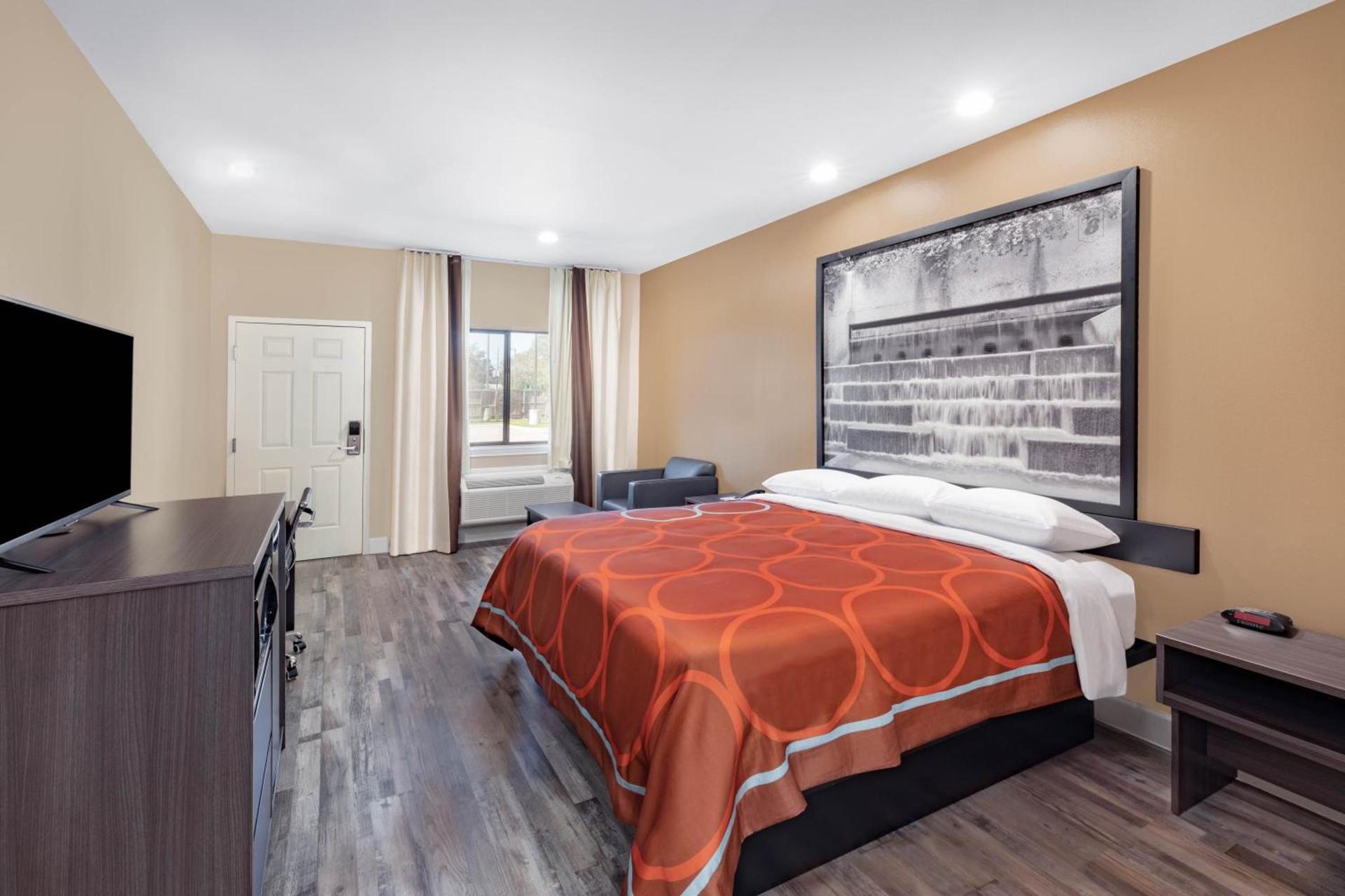 Super 8 by Wyndham Houston NW Beltway 8-West Rd photo 34