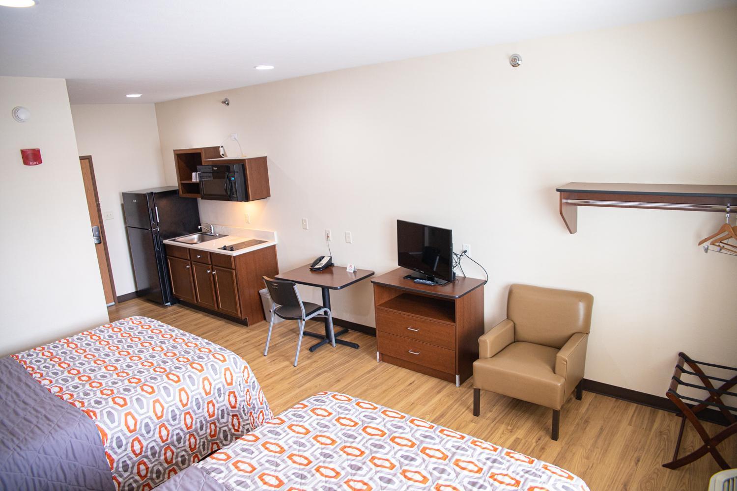 White House Suites photo 12