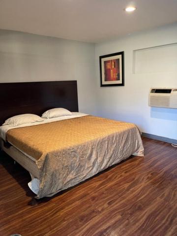 Richmond Motel photo 6